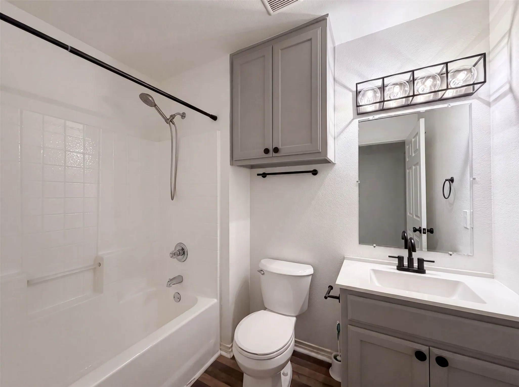 Single Family Residence For Sale in Tarrant County , 3132 Evangeline Road, Fort Worth, Texas 76140, 3 Bedroom, 2 Bathroom, 2 Garage spaces, 1,192 Sqft, built in 2010, mls#21345930, Real Estate Agent in Fort Worth, Homes For Sale in Tarrant county, Homes For Sale in Fort Worth, Realtor in Fort Worth Texas, Real Estate Brokerage Independent Realty Texas, Luminita Cordes Realtor