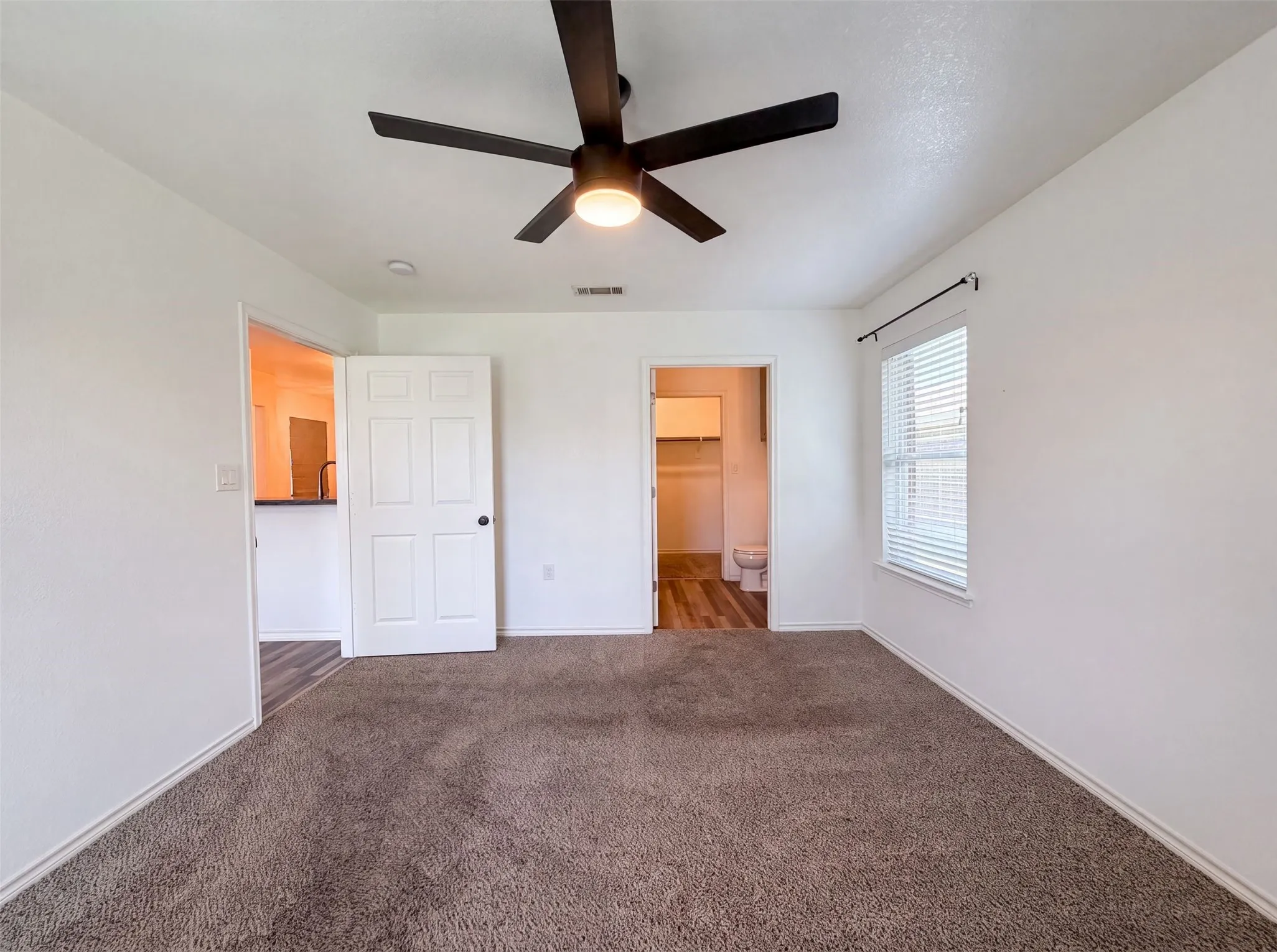 Single Family Residence For Sale in Tarrant County , 3132 Evangeline Road, Fort Worth, Texas 76140, 3 Bedroom, 2 Bathroom, 2 Garage spaces, 1,192 Sqft, built in 2010, mls#21345930, Real Estate Agent in Fort Worth, Homes For Sale in Tarrant county, Homes For Sale in Fort Worth, Realtor in Fort Worth Texas, Real Estate Brokerage Independent Realty Texas, Luminita Cordes Realtor