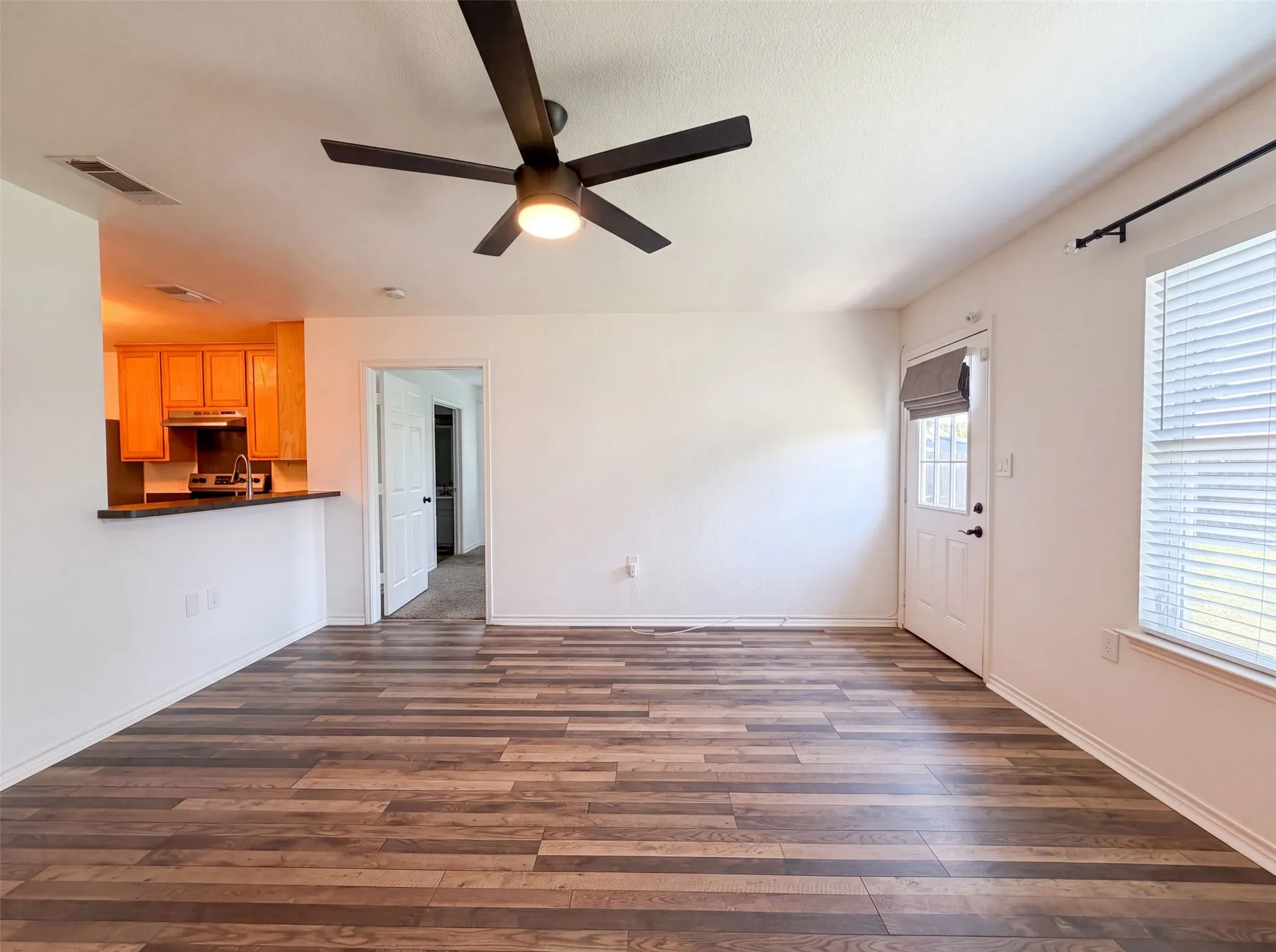 Single Family Residence For Sale in Tarrant County , 3132 Evangeline Road, Fort Worth, Texas 76140, 3 Bedroom, 2 Bathroom, 2 Garage spaces, 1,192 Sqft, built in 2010, mls#21345930, Real Estate Agent in Fort Worth, Homes For Sale in Tarrant county, Homes For Sale in Fort Worth, Realtor in Fort Worth Texas, Real Estate Brokerage Independent Realty Texas, Luminita Cordes Realtor