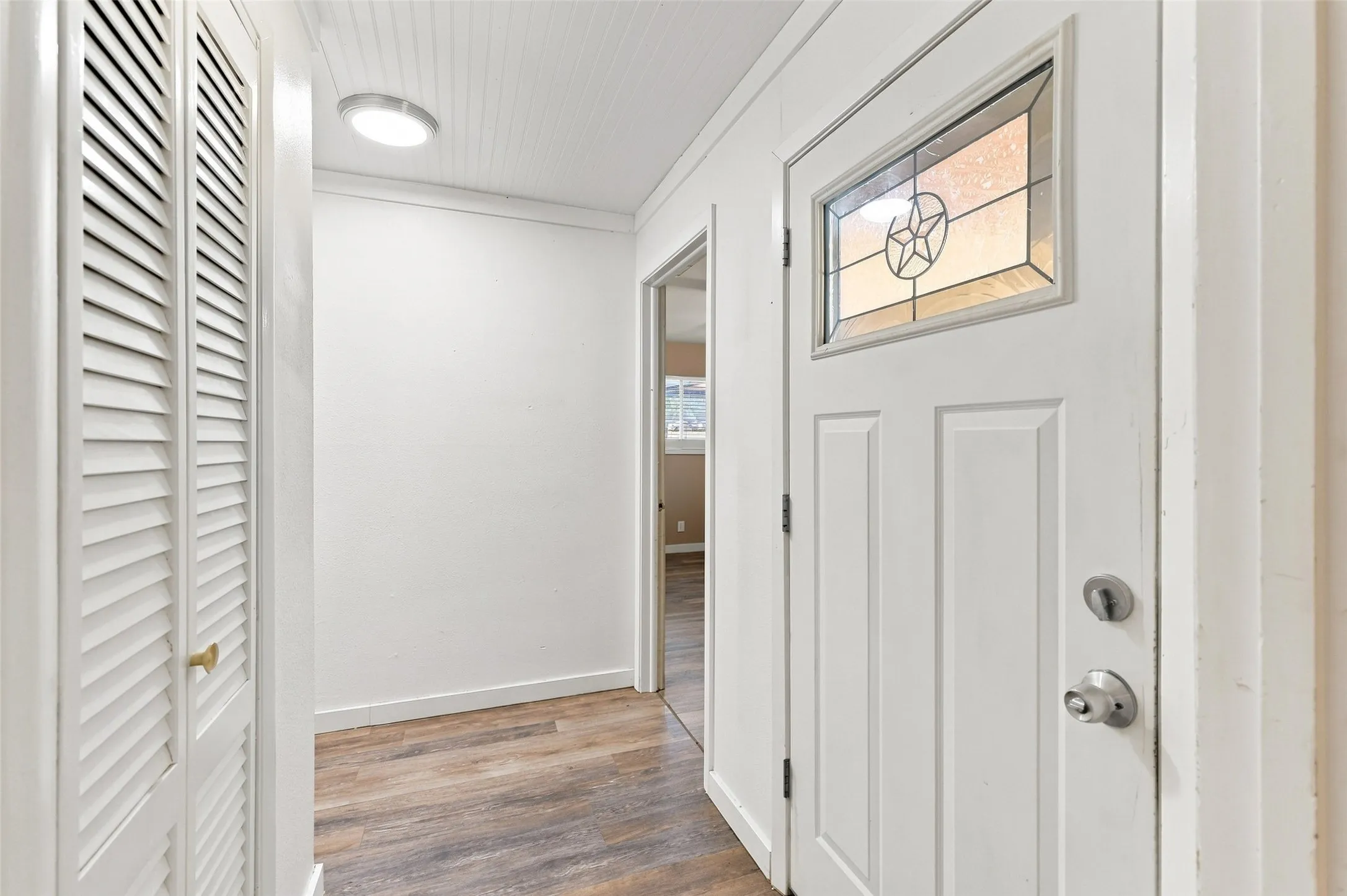 Single Family Residence For Sale in Grayson County , 108 N Imperial Drive, Denison, Texas 75020, 3 Bedroom, 2 Bathroom, 2 Garage spaces, 1,612 Sqft, built in 1960, mls#21345936, Real Estate Agent in Denison, Homes For Sale in Grayson county, Homes For Sale in Denison, Realtor in Denison Texas, Real Estate Brokerage Independent Realty Texas, Luminita Cordes Realtor