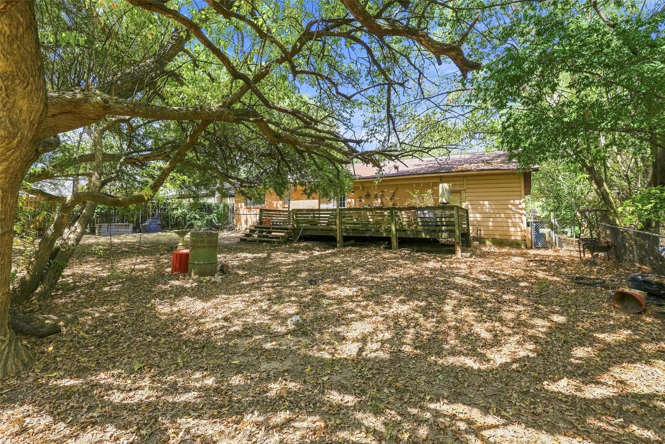 Single Family Residence For Sale in Grayson County , 108 N Imperial Drive, Denison, Texas 75020, 3 Bedroom, 2 Bathroom, 2 Garage spaces, 1,612 Sqft, built in 1960, mls#21345936, Real Estate Agent in Denison, Homes For Sale in Grayson county, Homes For Sale in Denison, Realtor in Denison Texas, Real Estate Brokerage Independent Realty Texas, Luminita Cordes Realtor
