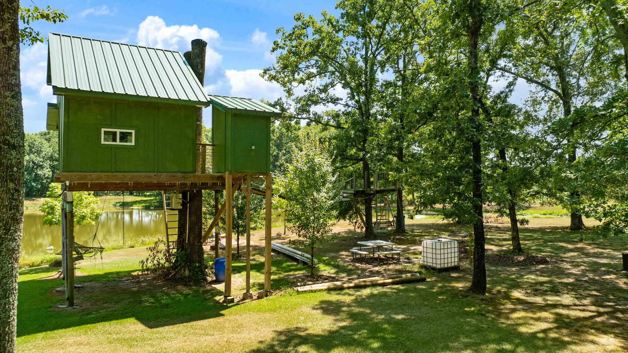 Single Family Residence For Sale in Lamar County , 618 County Road 33970, Powderly, Texas 75473, 5 Bedroom, 6 Bathroom, 3 Garage spaces, 6,547 Sqft, built in 1994, mls#21345131, Real Estate Agent in Powderly, Homes For Sale in Lamar county, Homes For Sale in Powderly, Realtor in Powderly Texas, Real Estate Brokerage Independent Realty Texas, Luminita Cordes Realtor