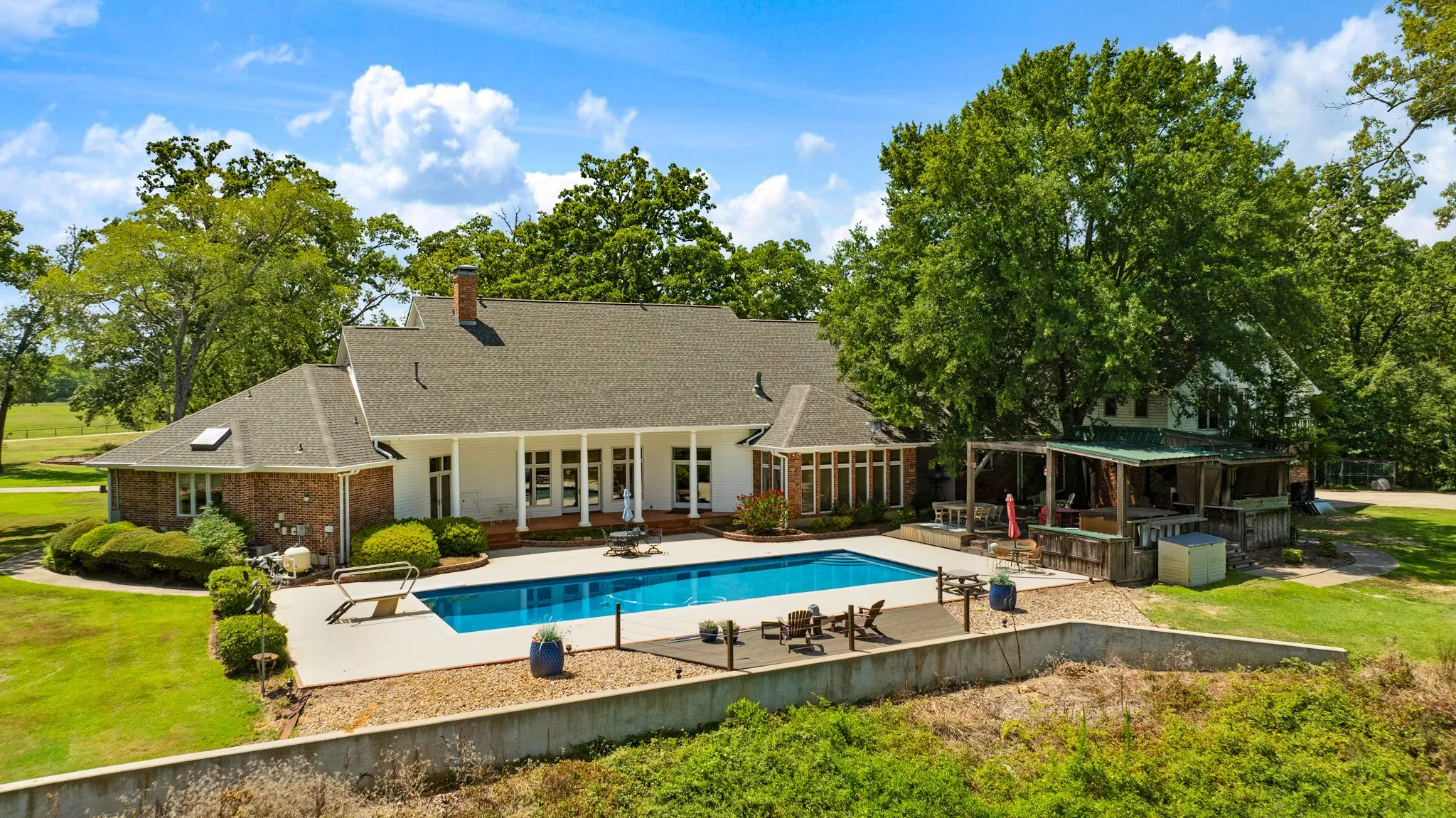 Single Family Residence For Sale in Lamar County , 618 County Road 33970, Powderly, Texas 75473, 5 Bedroom, 6 Bathroom, 3 Garage spaces, 6,547 Sqft, built in 1994, mls#21345131, Real Estate Agent in Powderly, Homes For Sale in Lamar county, Homes For Sale in Powderly, Realtor in Powderly Texas, Real Estate Brokerage Independent Realty Texas, Luminita Cordes Realtor
