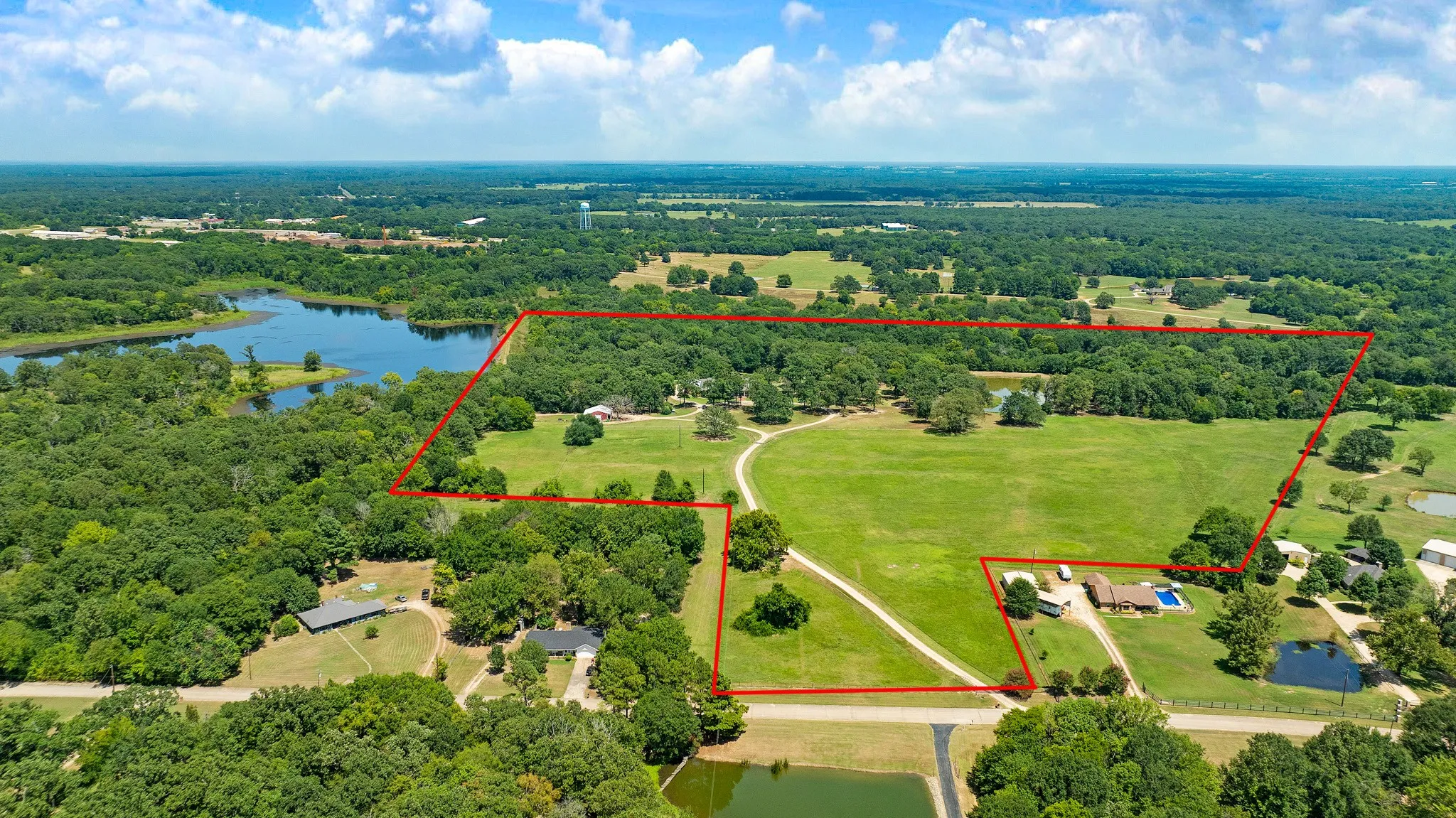 Single Family Residence For Sale in Lamar County , 618 County Road 33970, Powderly, Texas 75473, 5 Bedroom, 6 Bathroom, 3 Garage spaces, 6,547 Sqft, built in 1994, mls#21345131, Real Estate Agent in Powderly, Homes For Sale in Lamar county, Homes For Sale in Powderly, Realtor in Powderly Texas, Real Estate Brokerage Independent Realty Texas, Luminita Cordes Realtor