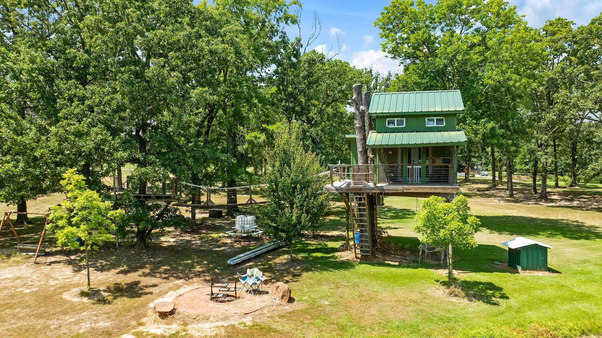 Single Family Residence For Sale in Lamar County , 618 County Road 33970, Powderly, Texas 75473, 5 Bedroom, 6 Bathroom, 3 Garage spaces, 6,547 Sqft, built in 1994, mls#21345131, Real Estate Agent in Powderly, Homes For Sale in Lamar county, Homes For Sale in Powderly, Realtor in Powderly Texas, Real Estate Brokerage Independent Realty Texas, Luminita Cordes Realtor