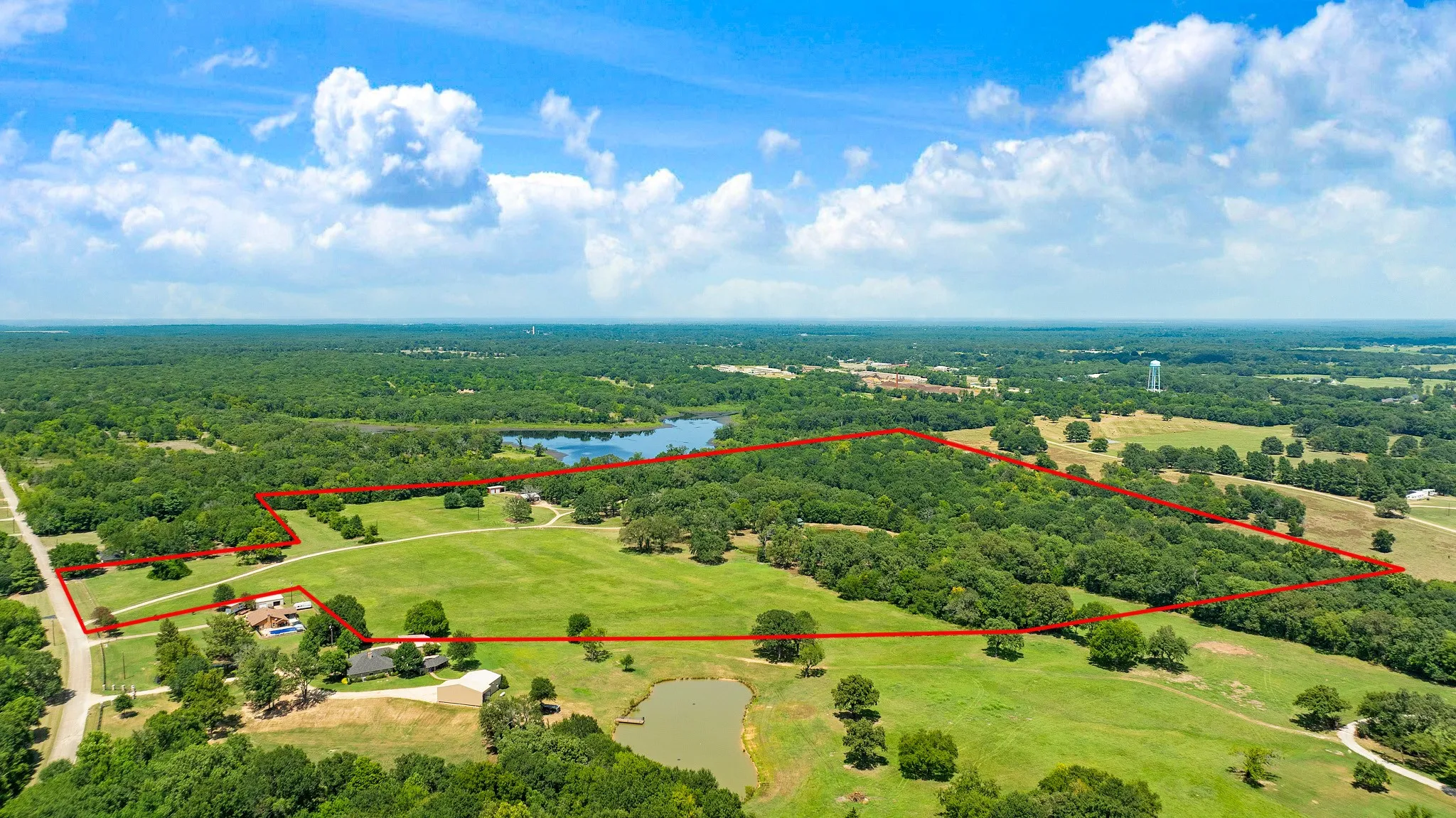 Single Family Residence For Sale in Lamar County , 618 County Road 33970, Powderly, Texas 75473, 5 Bedroom, 6 Bathroom, 3 Garage spaces, 6,547 Sqft, built in 1994, mls#21345131, Real Estate Agent in Powderly, Homes For Sale in Lamar county, Homes For Sale in Powderly, Realtor in Powderly Texas, Real Estate Brokerage Independent Realty Texas, Luminita Cordes Realtor