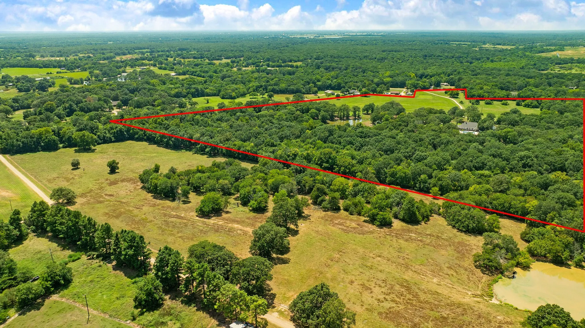 Single Family Residence For Sale in Lamar County , 618 County Road 33970, Powderly, Texas 75473, 5 Bedroom, 6 Bathroom, 3 Garage spaces, 6,547 Sqft, built in 1994, mls#21345131, Real Estate Agent in Powderly, Homes For Sale in Lamar county, Homes For Sale in Powderly, Realtor in Powderly Texas, Real Estate Brokerage Independent Realty Texas, Luminita Cordes Realtor