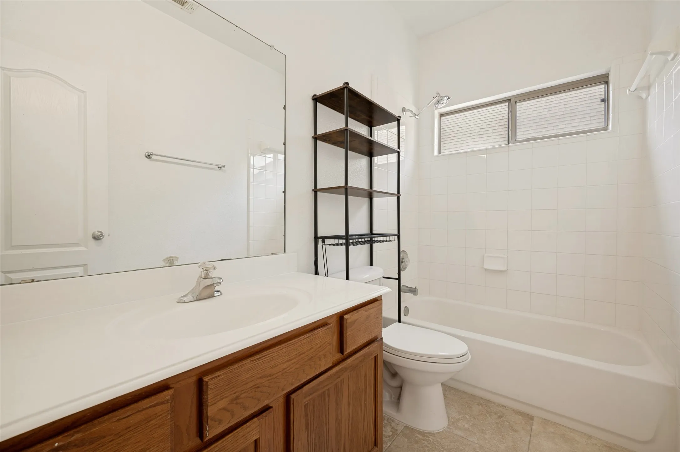 Townhouse For Sale in Collin County , 5778 Grosseto Drive, Frisco, Texas 75034, 2 Bedroom, 3 Bathroom, 2 Garage spaces, 1,881 Sqft, built in 2005, mls#21345483, Real Estate Agent in Frisco, Homes For Sale in Collin county, Homes For Sale in Frisco, Realtor in Frisco Texas, Real Estate Brokerage Independent Realty Texas, Luminita Cordes Realtor
