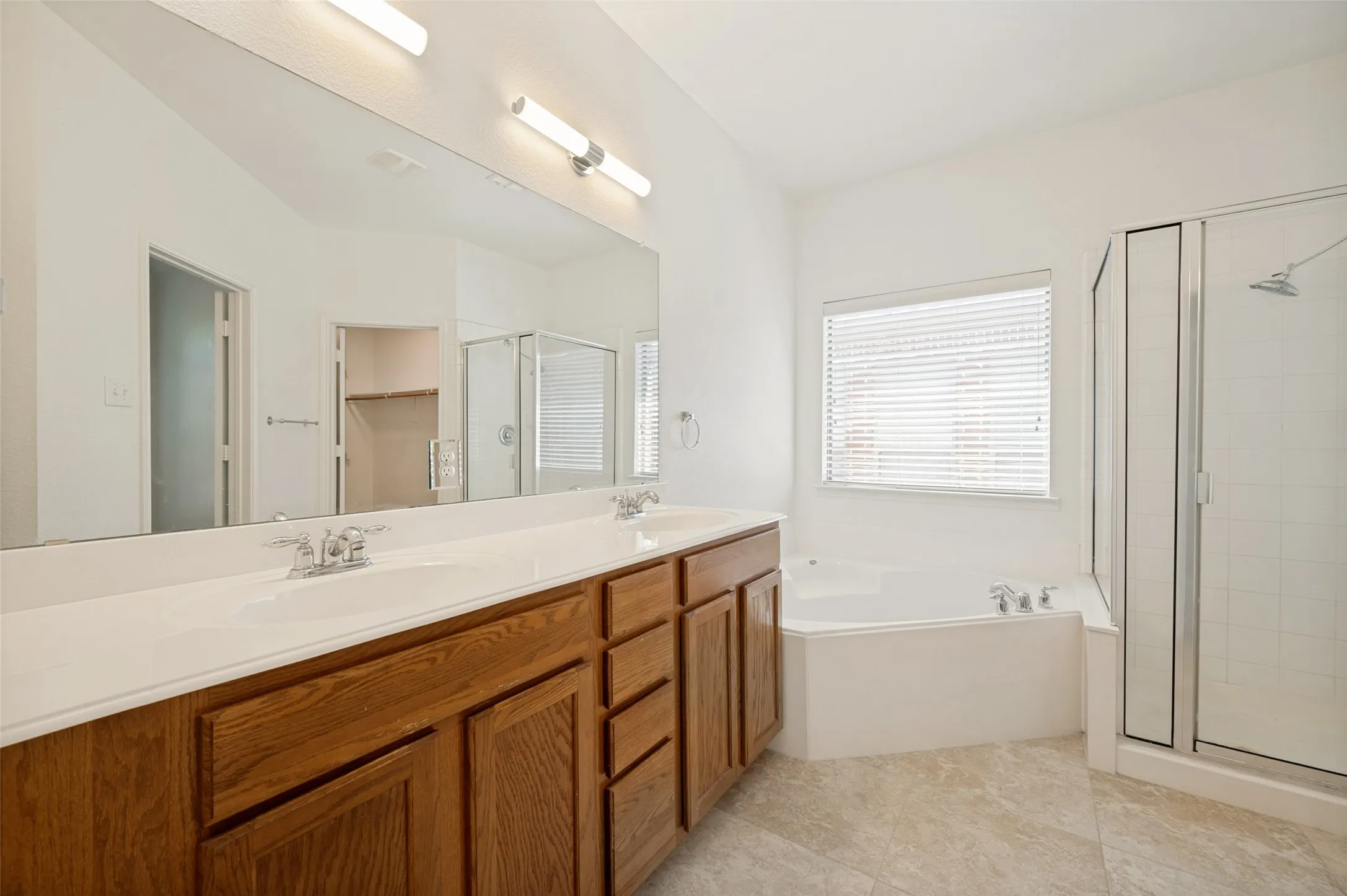 Townhouse For Sale in Collin County , 5778 Grosseto Drive, Frisco, Texas 75034, 2 Bedroom, 3 Bathroom, 2 Garage spaces, 1,881 Sqft, built in 2005, mls#21345483, Real Estate Agent in Frisco, Homes For Sale in Collin county, Homes For Sale in Frisco, Realtor in Frisco Texas, Real Estate Brokerage Independent Realty Texas, Luminita Cordes Realtor