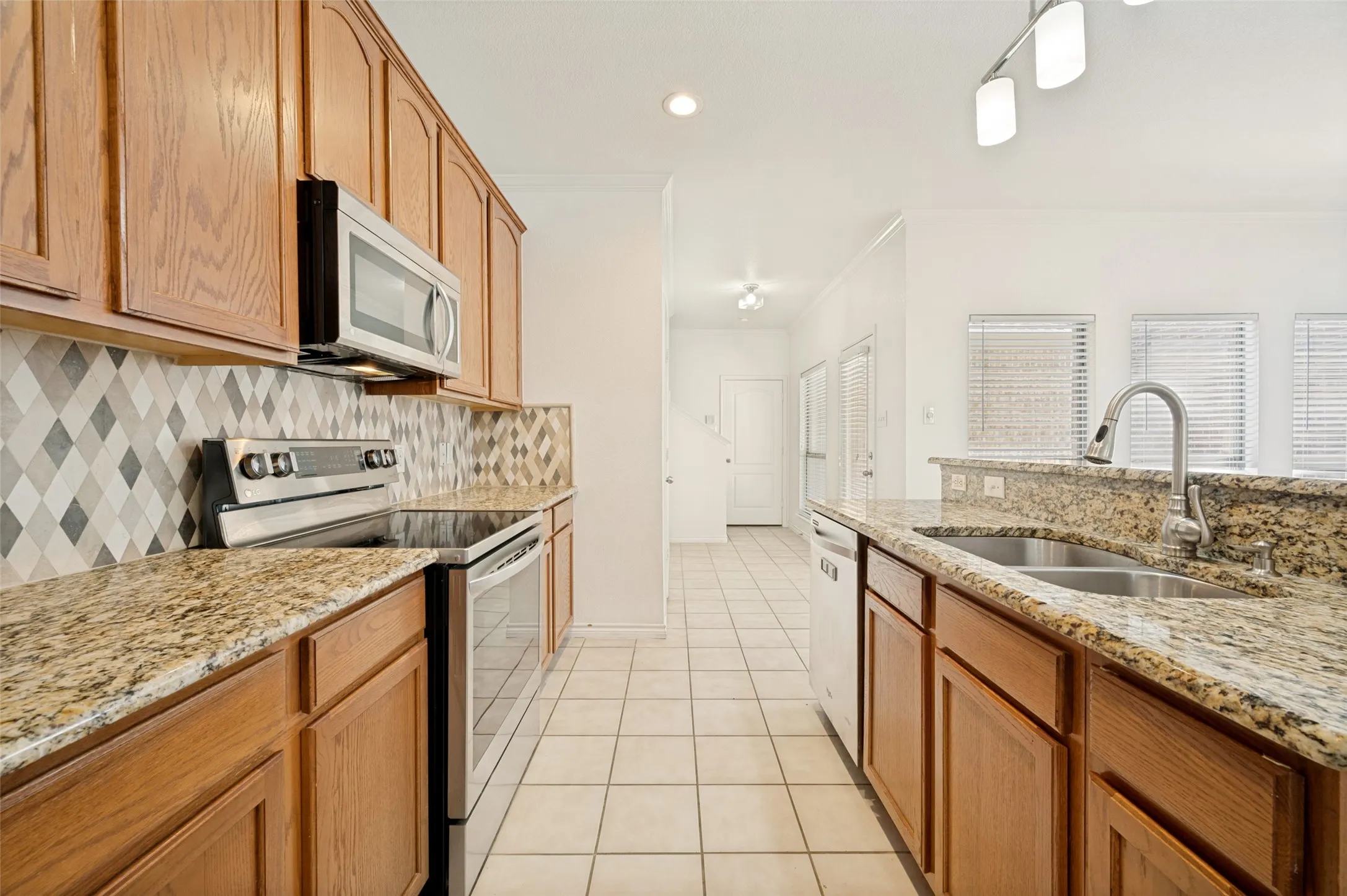 Townhouse For Sale in Collin County , 5778 Grosseto Drive, Frisco, Texas 75034, 2 Bedroom, 3 Bathroom, 2 Garage spaces, 1,881 Sqft, built in 2005, mls#21345483, Real Estate Agent in Frisco, Homes For Sale in Collin county, Homes For Sale in Frisco, Realtor in Frisco Texas, Real Estate Brokerage Independent Realty Texas, Luminita Cordes Realtor
