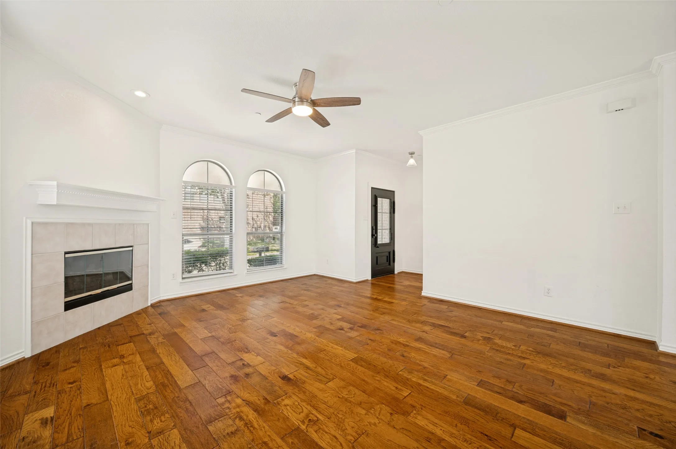 Townhouse For Sale in Collin County , 5778 Grosseto Drive, Frisco, Texas 75034, 2 Bedroom, 3 Bathroom, 2 Garage spaces, 1,881 Sqft, built in 2005, mls#21345483, Real Estate Agent in Frisco, Homes For Sale in Collin county, Homes For Sale in Frisco, Realtor in Frisco Texas, Real Estate Brokerage Independent Realty Texas, Luminita Cordes Realtor