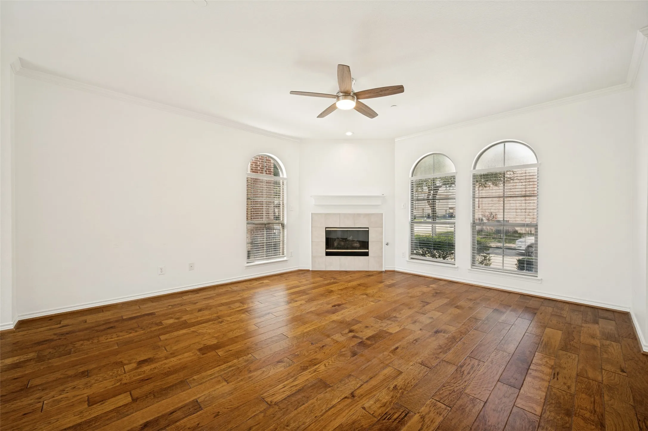 Townhouse For Sale in Collin County , 5778 Grosseto Drive, Frisco, Texas 75034, 2 Bedroom, 3 Bathroom, 2 Garage spaces, 1,881 Sqft, built in 2005, mls#21345483, Real Estate Agent in Frisco, Homes For Sale in Collin county, Homes For Sale in Frisco, Realtor in Frisco Texas, Real Estate Brokerage Independent Realty Texas, Luminita Cordes Realtor