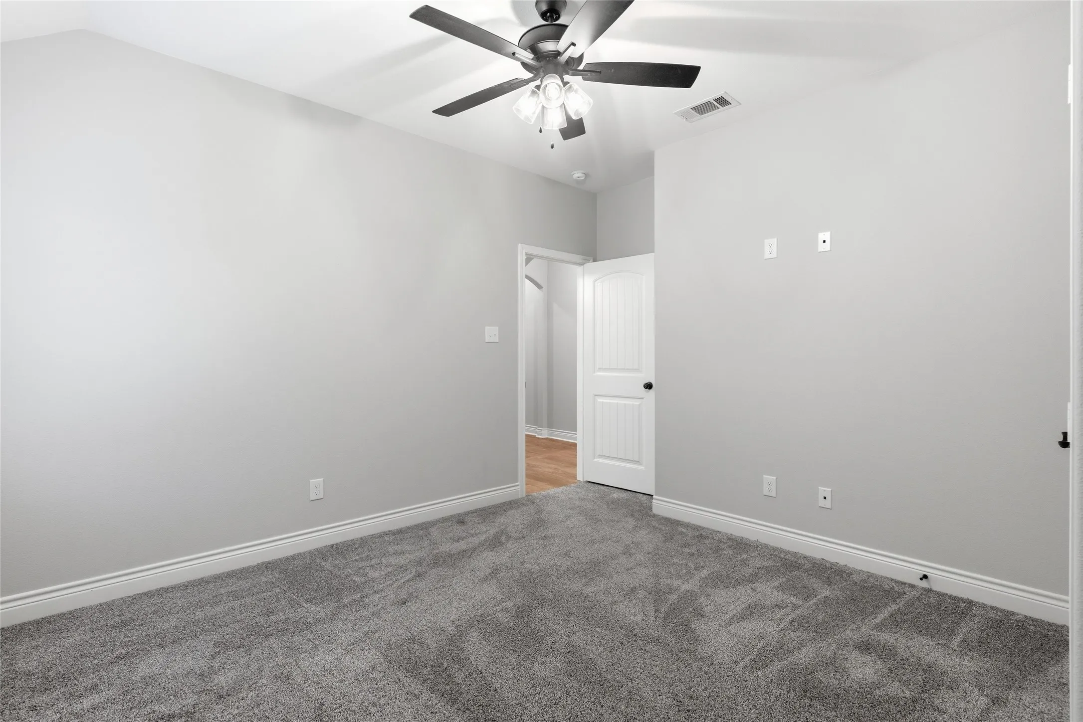 Single Family Residence For Sale in Hunt County , 7904 Grant Lane, Greenville, Texas 75402, 3 Bedroom, 2 Bathroom, 2 Garage spaces, 1,596 Sqft, built in 2022, mls#21344719, Real Estate Agent in Greenville, Homes For Sale in Hunt county, Homes For Sale in Greenville, Realtor in Greenville Texas, Real Estate Brokerage Independent Realty Texas, Luminita Cordes Realtor