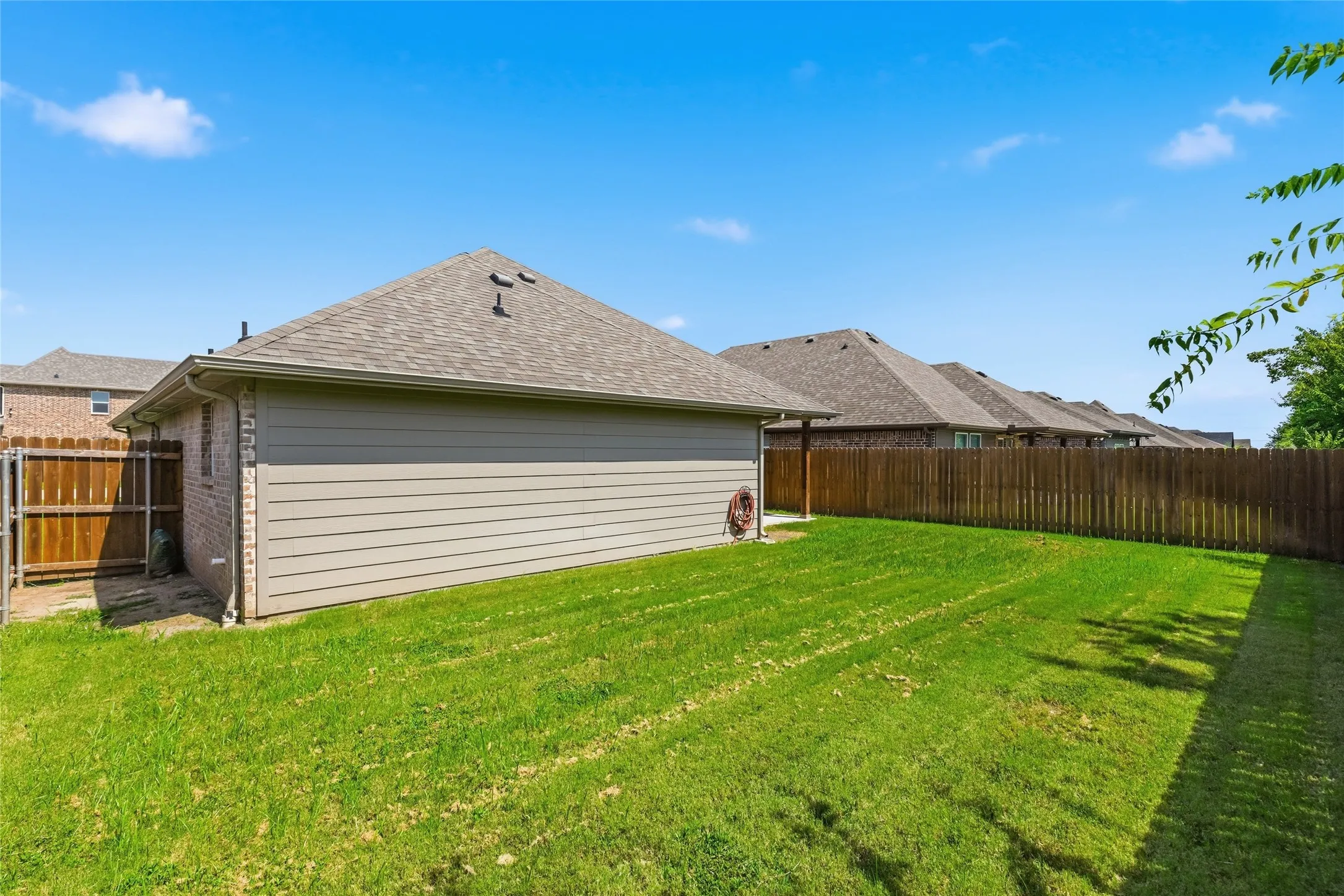 Single Family Residence For Sale in Hunt County , 7904 Grant Lane, Greenville, Texas 75402, 3 Bedroom, 2 Bathroom, 2 Garage spaces, 1,596 Sqft, built in 2022, mls#21344719, Real Estate Agent in Greenville, Homes For Sale in Hunt county, Homes For Sale in Greenville, Realtor in Greenville Texas, Real Estate Brokerage Independent Realty Texas, Luminita Cordes Realtor