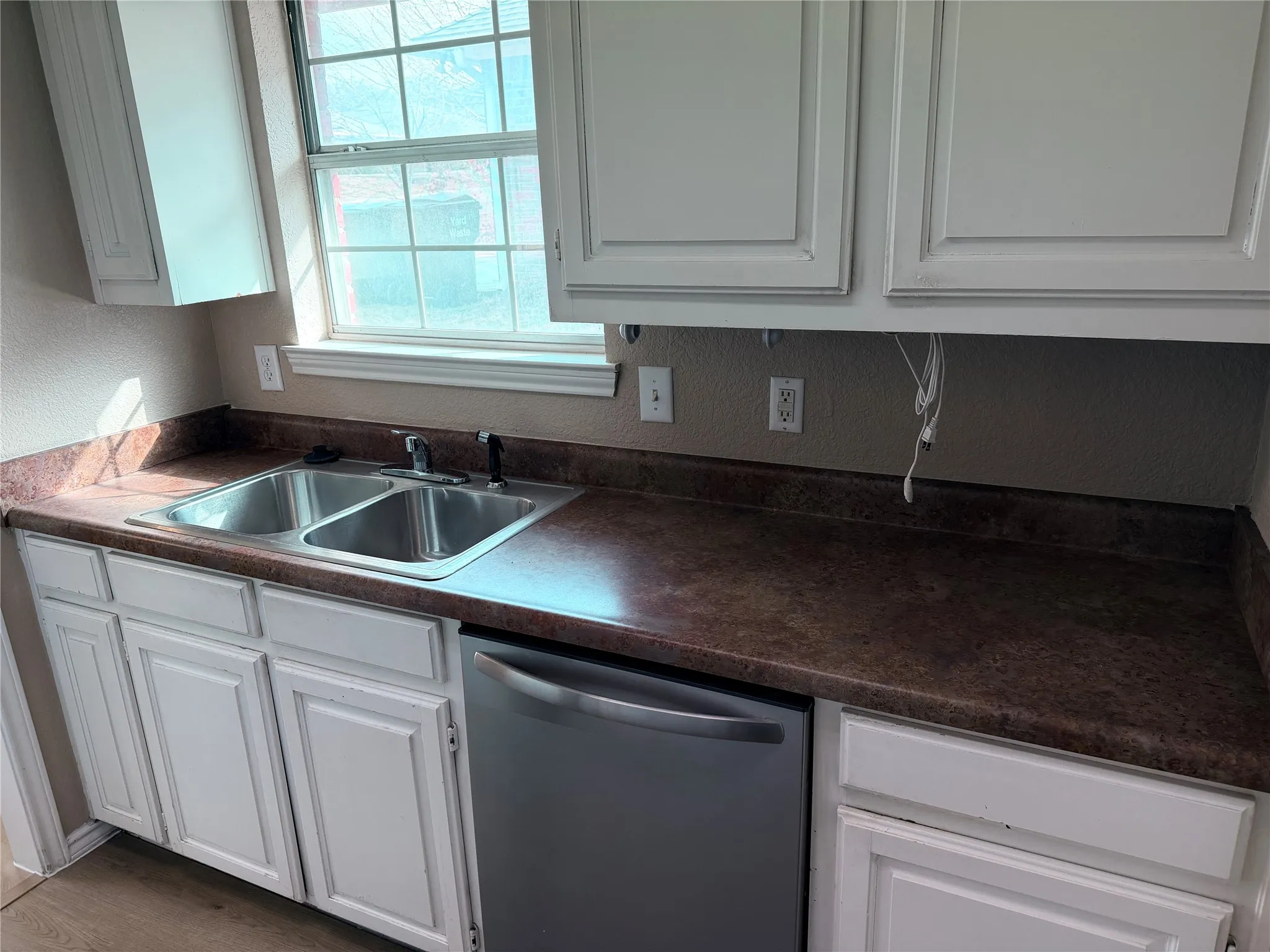 Duplex For Rent in Denton County , 453 Strata Drive, Denton, Texas 76201, 2 Bedrooms, 2 Bathrooms, Garage spaces, 1,244 Sqft, built in 1994, Price $1,550, mls#21345940, Real Estate Agent in Denton, Homes For Rent in Denton county, Homes For Rent in Denton, Realtor in Denton Texas, Real Estate Brokerage Independent Realty Texas, Luminita Cordes Realtor