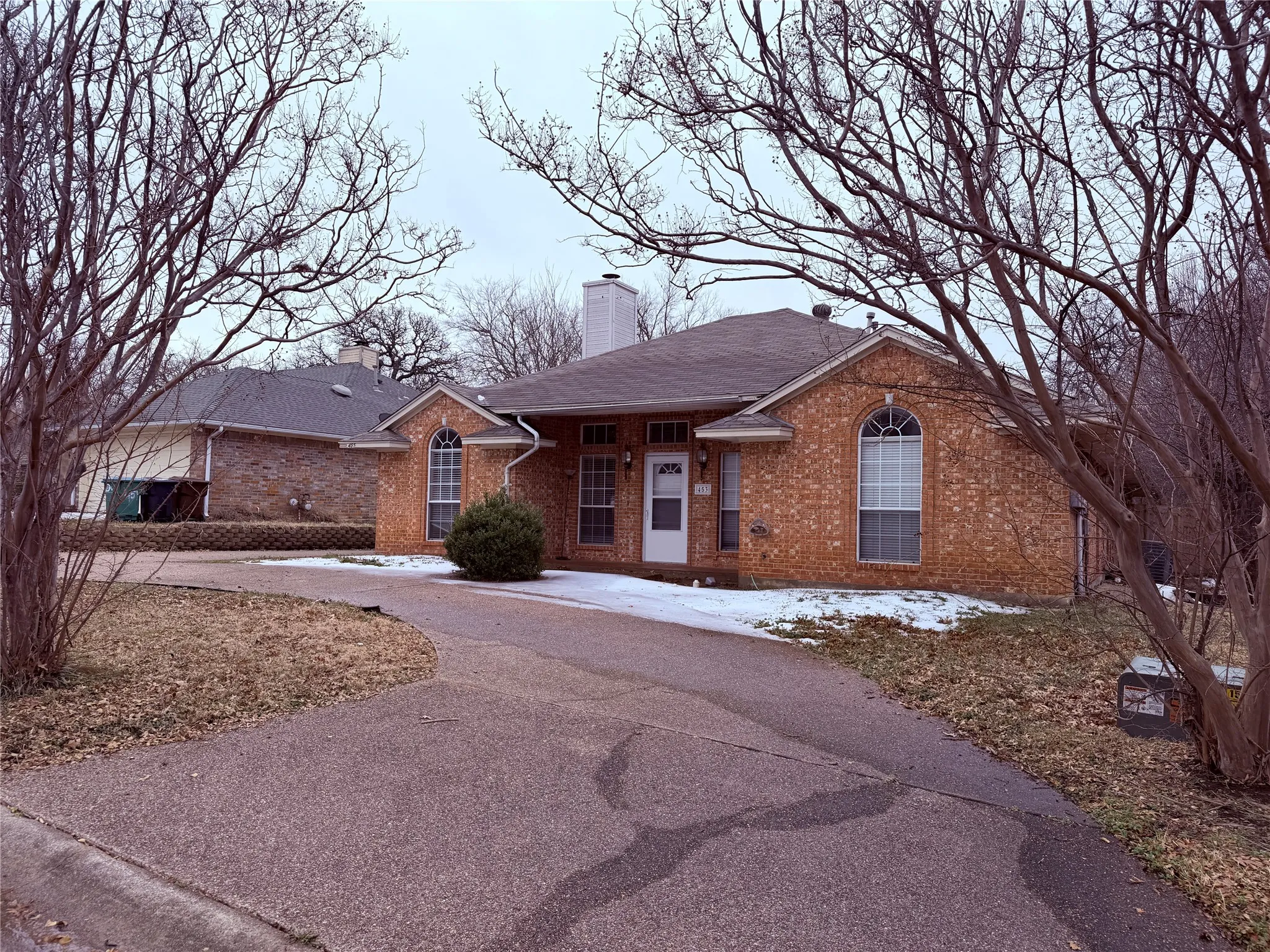 Duplex For Rent in Denton County , 453 Strata Drive, Denton, Texas 76201, 2 Bedrooms, 2 Bathrooms, Garage spaces, 1,244 Sqft, built in 1994, Price $1,550, mls#21345940, Real Estate Agent in Denton, Homes For Rent in Denton county, Homes For Rent in Denton, Realtor in Denton Texas, Real Estate Brokerage Independent Realty Texas, Luminita Cordes Realtor