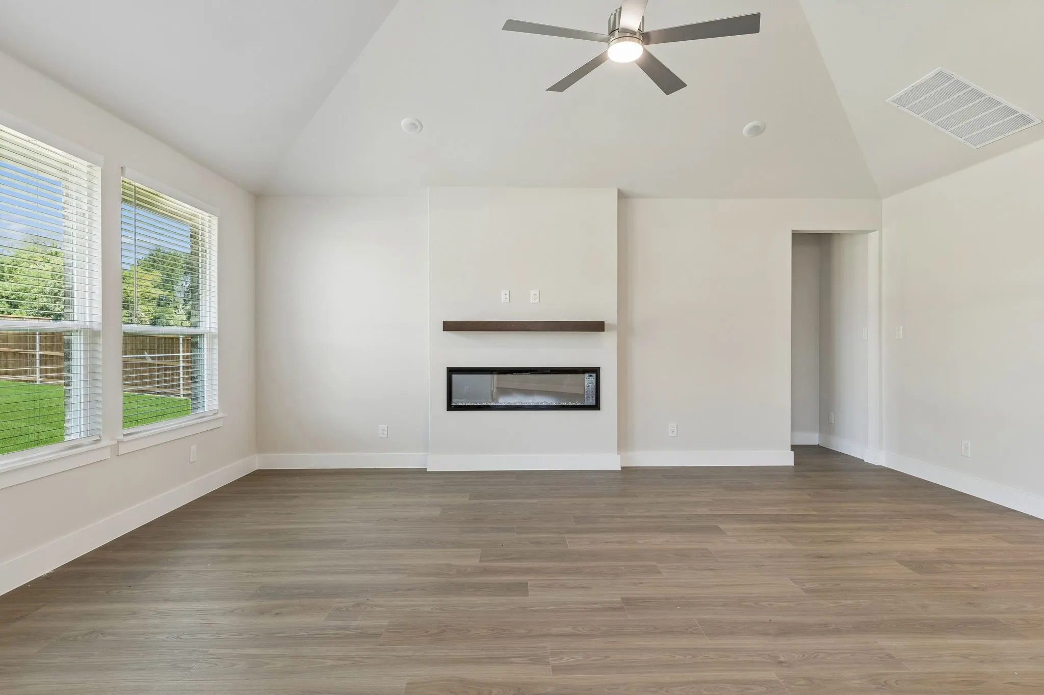 Single Family Residence For Sale in Collin County , 2418 Silver Spring Court, Celina, Texas 75009, 4 Bedroom, 3 Bathroom, 3 Garage spaces, 2,499 Sqft, built in 2026, mls#21345924, Real Estate Agent in Celina, Homes For Sale in Collin county, Homes For Sale in Celina, Realtor in Celina Texas, Real Estate Brokerage Independent Realty Texas, Luminita Cordes Realtor