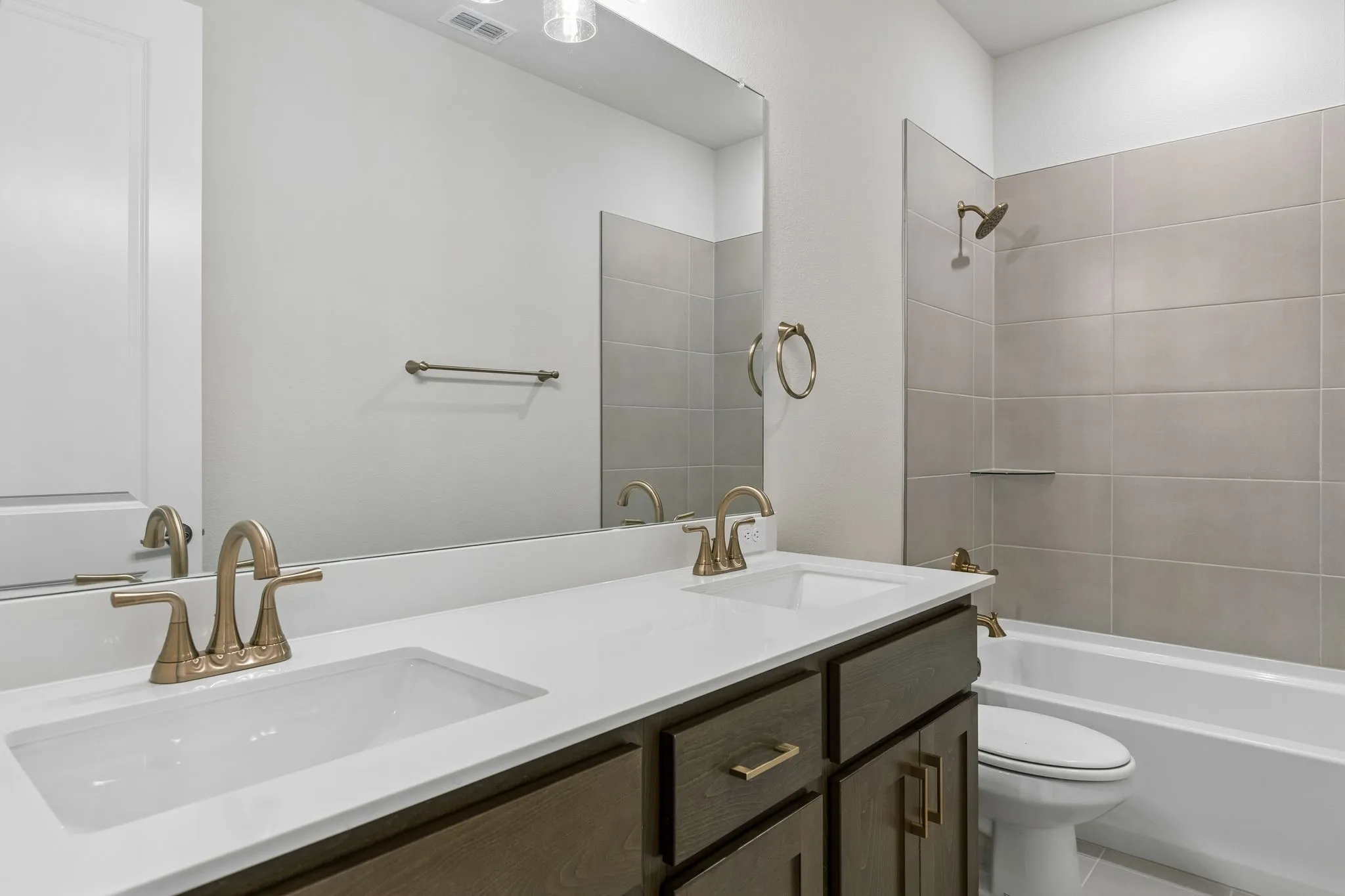 Single Family Residence For Sale in Collin County , 2418 Silver Spring Court, Celina, Texas 75009, 4 Bedroom, 3 Bathroom, 3 Garage spaces, 2,499 Sqft, built in 2026, mls#21345924, Real Estate Agent in Celina, Homes For Sale in Collin county, Homes For Sale in Celina, Realtor in Celina Texas, Real Estate Brokerage Independent Realty Texas, Luminita Cordes Realtor