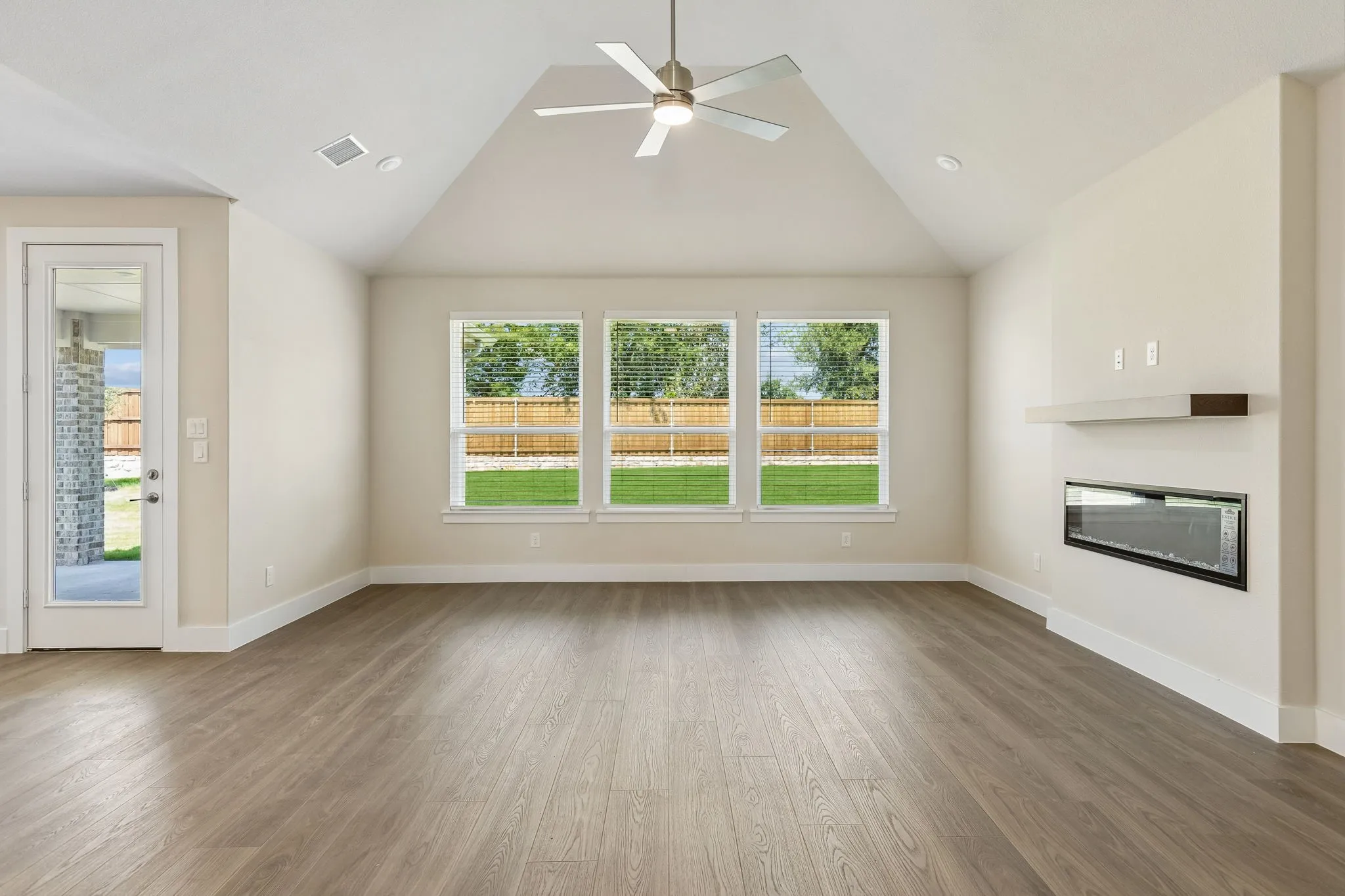 Single Family Residence For Sale in Collin County , 2418 Silver Spring Court, Celina, Texas 75009, 4 Bedroom, 3 Bathroom, 3 Garage spaces, 2,499 Sqft, built in 2026, mls#21345924, Real Estate Agent in Celina, Homes For Sale in Collin county, Homes For Sale in Celina, Realtor in Celina Texas, Real Estate Brokerage Independent Realty Texas, Luminita Cordes Realtor