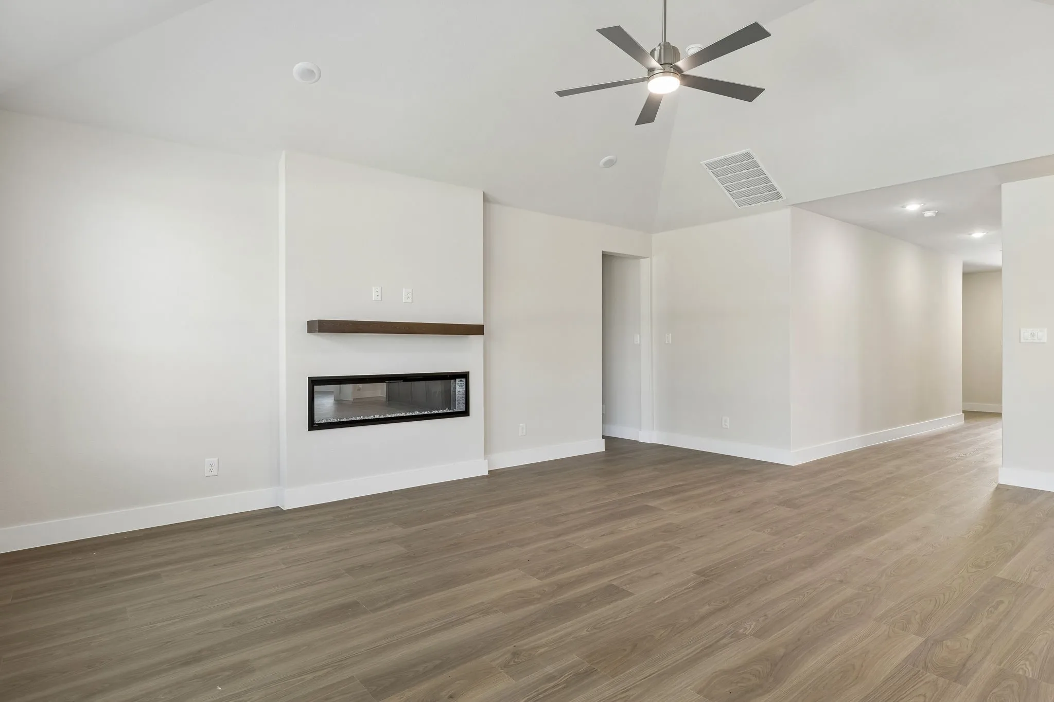 Single Family Residence For Sale in Collin County , 2418 Silver Spring Court, Celina, Texas 75009, 4 Bedroom, 3 Bathroom, 3 Garage spaces, 2,499 Sqft, built in 2026, mls#21345924, Real Estate Agent in Celina, Homes For Sale in Collin county, Homes For Sale in Celina, Realtor in Celina Texas, Real Estate Brokerage Independent Realty Texas, Luminita Cordes Realtor