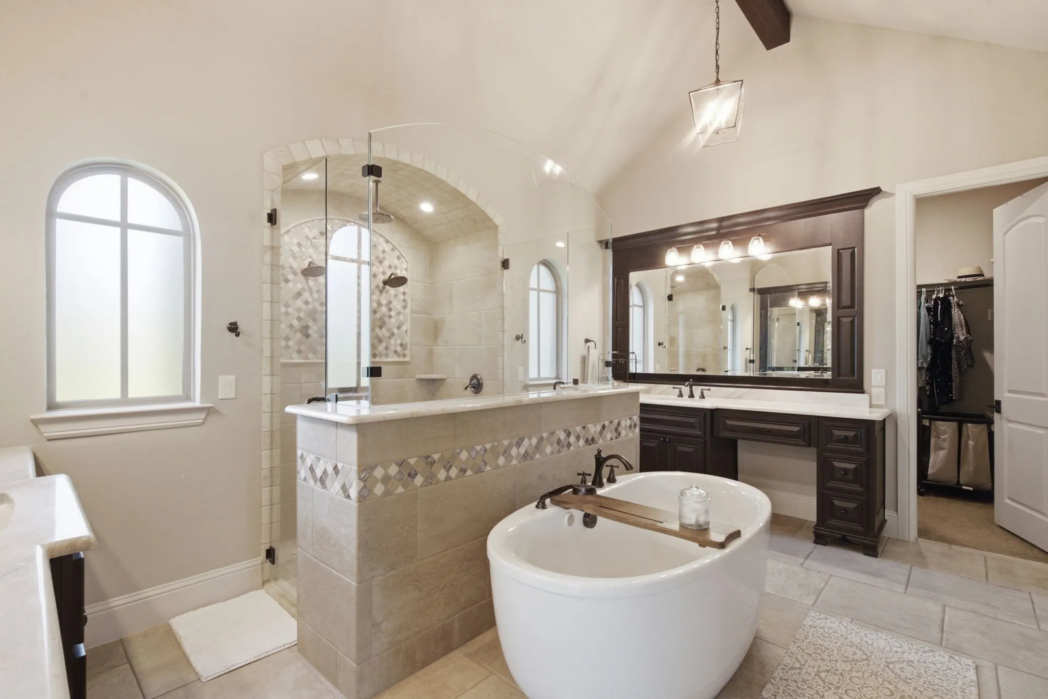 Single Family Residence For Sale in Parker County , 117 Signature Court, Weatherford, Texas 76087, 4 Bedroom, 5 Bathroom, 3 Garage spaces, 3,805 Sqft, built in 2017, mls#21345813, Real Estate Agent in Weatherford, Homes For Sale in Parker county, Homes For Sale in Weatherford, Realtor in Weatherford Texas, Real Estate Brokerage Independent Realty Texas, Luminita Cordes Realtor