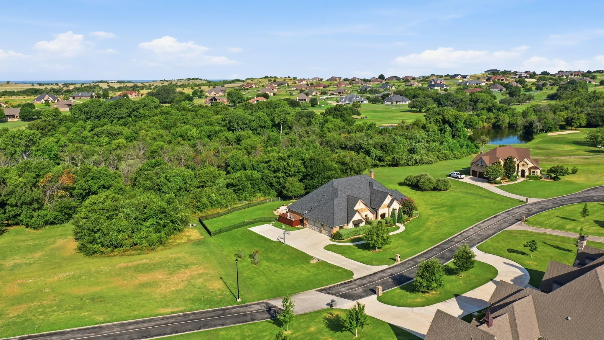 Single Family Residence For Sale in Parker County , 117 Signature Court, Weatherford, Texas 76087, 4 Bedroom, 5 Bathroom, 3 Garage spaces, 3,805 Sqft, built in 2017, mls#21345813, Real Estate Agent in Weatherford, Homes For Sale in Parker county, Homes For Sale in Weatherford, Realtor in Weatherford Texas, Real Estate Brokerage Independent Realty Texas, Luminita Cordes Realtor