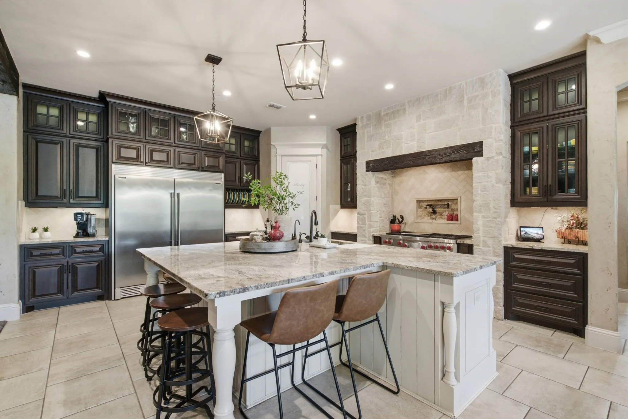 Single Family Residence For Sale in Parker County , 117 Signature Court, Weatherford, Texas 76087, 4 Bedroom, 5 Bathroom, 3 Garage spaces, 3,805 Sqft, built in 2017, mls#21345813, Real Estate Agent in Weatherford, Homes For Sale in Parker county, Homes For Sale in Weatherford, Realtor in Weatherford Texas, Real Estate Brokerage Independent Realty Texas, Luminita Cordes Realtor