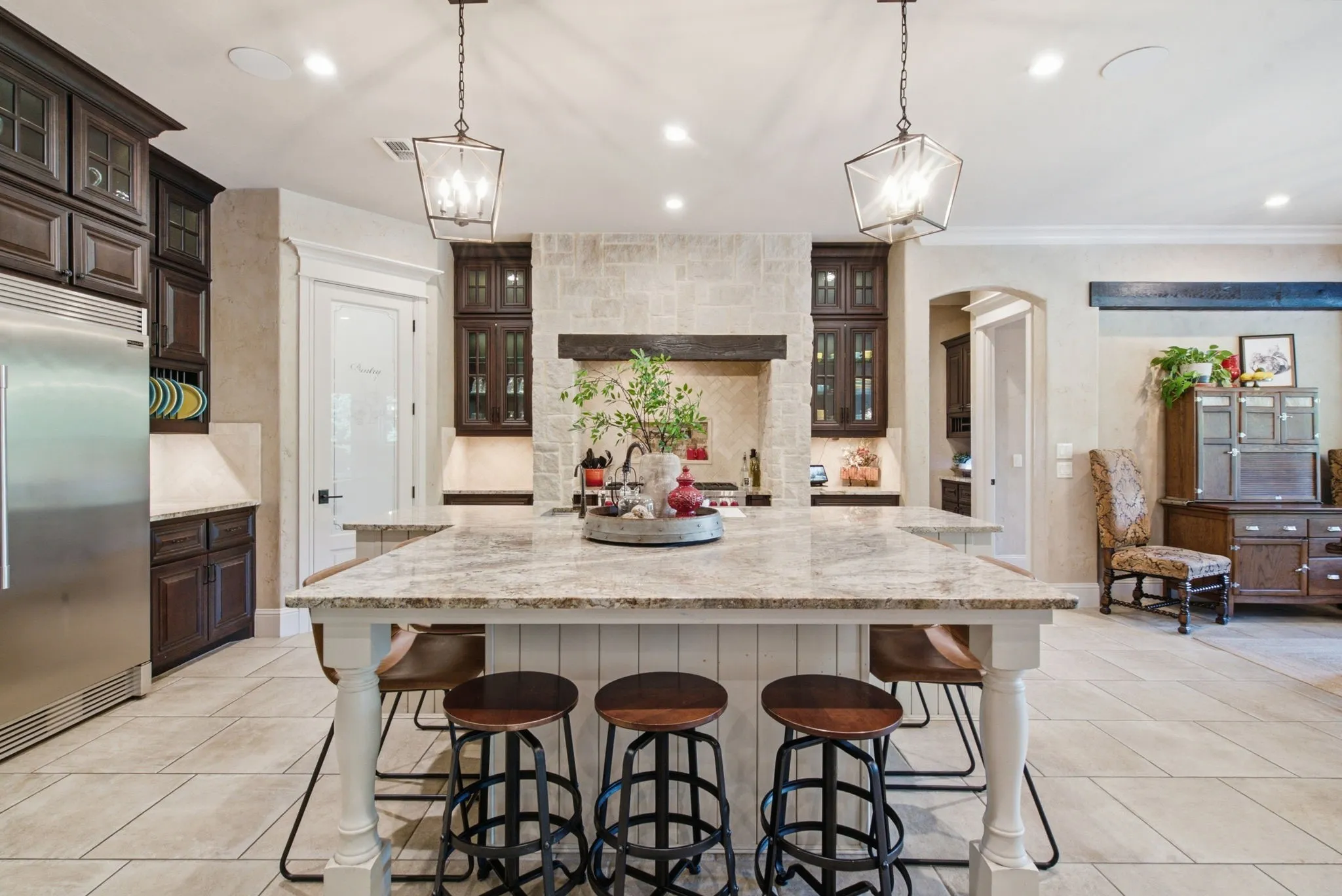 Single Family Residence For Sale in Parker County , 117 Signature Court, Weatherford, Texas 76087, 4 Bedroom, 5 Bathroom, 3 Garage spaces, 3,805 Sqft, built in 2017, mls#21345813, Real Estate Agent in Weatherford, Homes For Sale in Parker county, Homes For Sale in Weatherford, Realtor in Weatherford Texas, Real Estate Brokerage Independent Realty Texas, Luminita Cordes Realtor