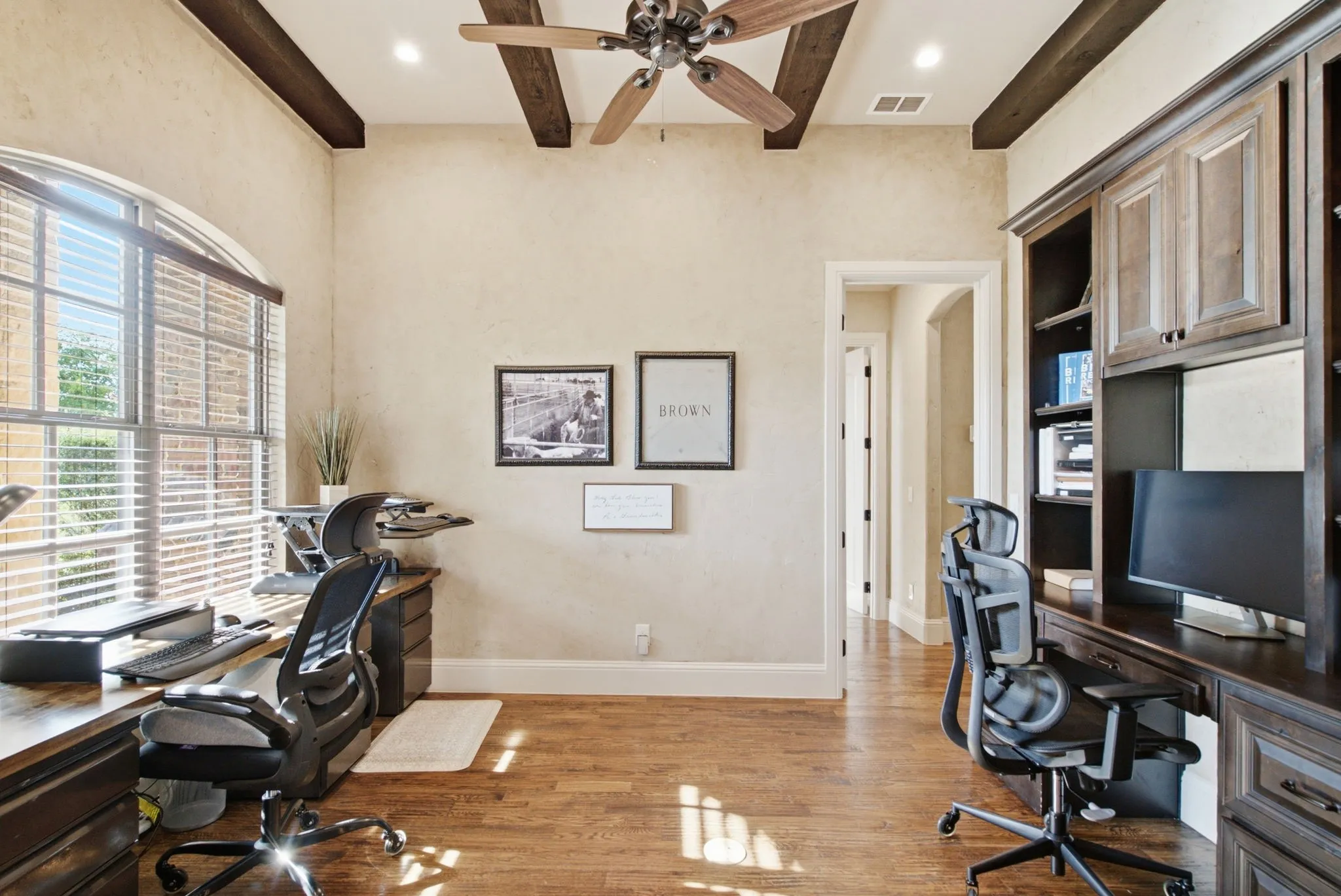 Single Family Residence For Sale in Parker County , 117 Signature Court, Weatherford, Texas 76087, 4 Bedroom, 5 Bathroom, 3 Garage spaces, 3,805 Sqft, built in 2017, mls#21345813, Real Estate Agent in Weatherford, Homes For Sale in Parker county, Homes For Sale in Weatherford, Realtor in Weatherford Texas, Real Estate Brokerage Independent Realty Texas, Luminita Cordes Realtor