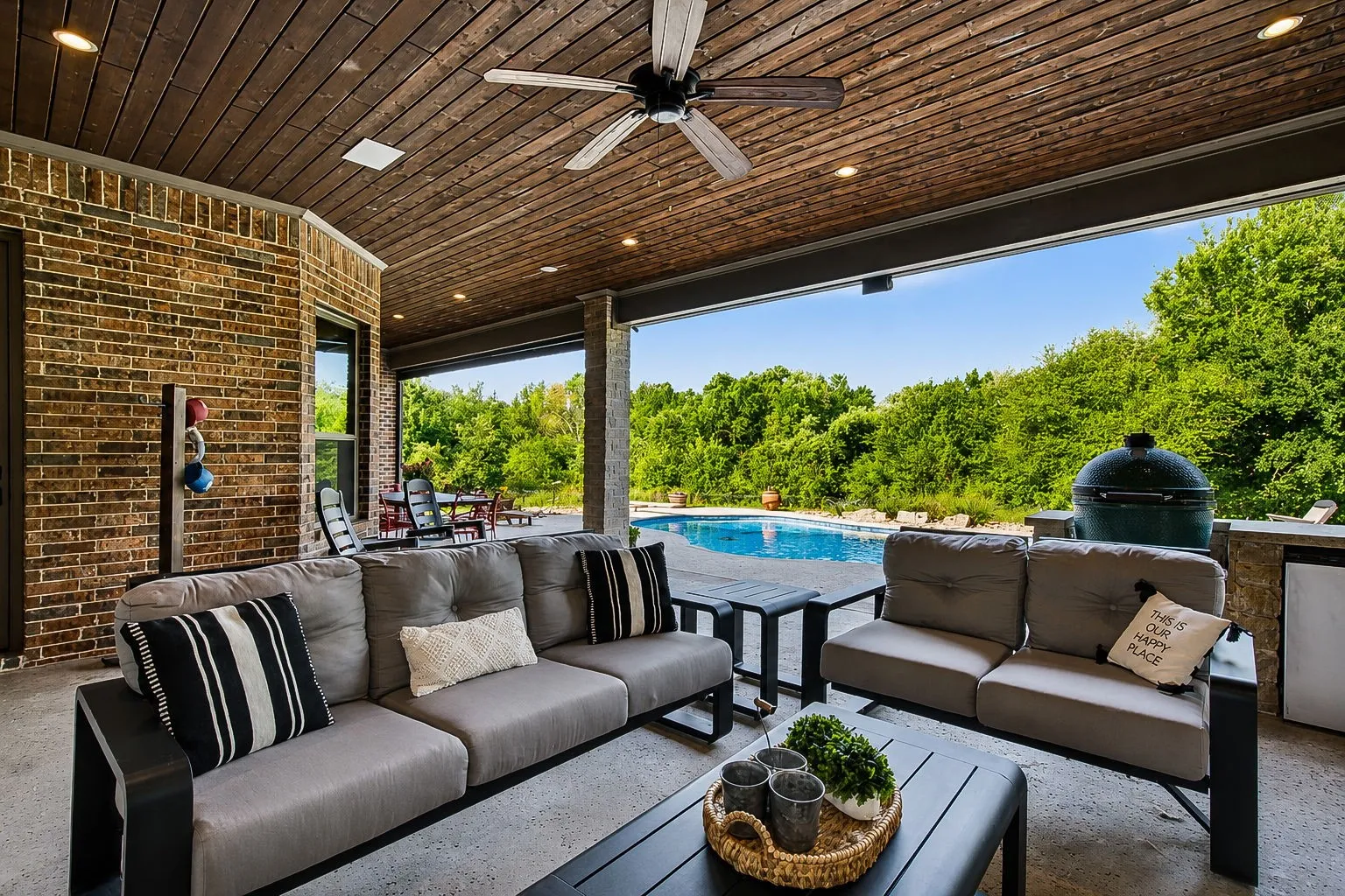Single Family Residence For Sale in Parker County , 117 Signature Court, Weatherford, Texas 76087, 4 Bedroom, 5 Bathroom, 3 Garage spaces, 3,805 Sqft, built in 2017, mls#21345813, Real Estate Agent in Weatherford, Homes For Sale in Parker county, Homes For Sale in Weatherford, Realtor in Weatherford Texas, Real Estate Brokerage Independent Realty Texas, Luminita Cordes Realtor