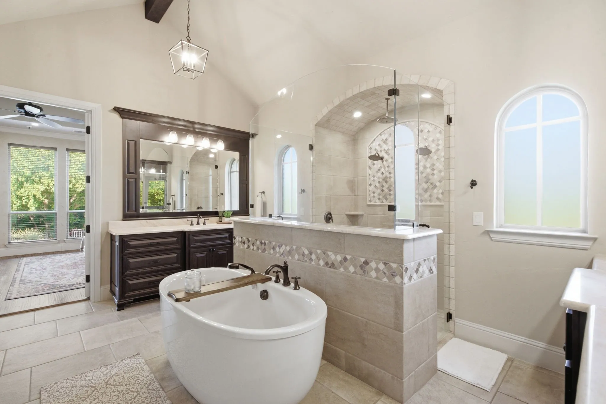 Single Family Residence For Sale in Parker County , 117 Signature Court, Weatherford, Texas 76087, 4 Bedroom, 5 Bathroom, 3 Garage spaces, 3,805 Sqft, built in 2017, mls#21345813, Real Estate Agent in Weatherford, Homes For Sale in Parker county, Homes For Sale in Weatherford, Realtor in Weatherford Texas, Real Estate Brokerage Independent Realty Texas, Luminita Cordes Realtor