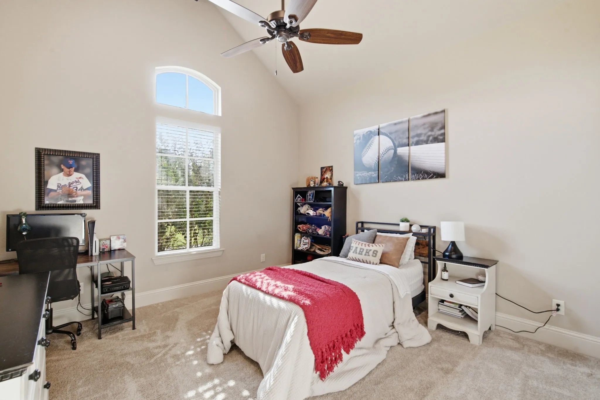 Single Family Residence For Sale in Parker County , 117 Signature Court, Weatherford, Texas 76087, 4 Bedroom, 5 Bathroom, 3 Garage spaces, 3,805 Sqft, built in 2017, mls#21345813, Real Estate Agent in Weatherford, Homes For Sale in Parker county, Homes For Sale in Weatherford, Realtor in Weatherford Texas, Real Estate Brokerage Independent Realty Texas, Luminita Cordes Realtor