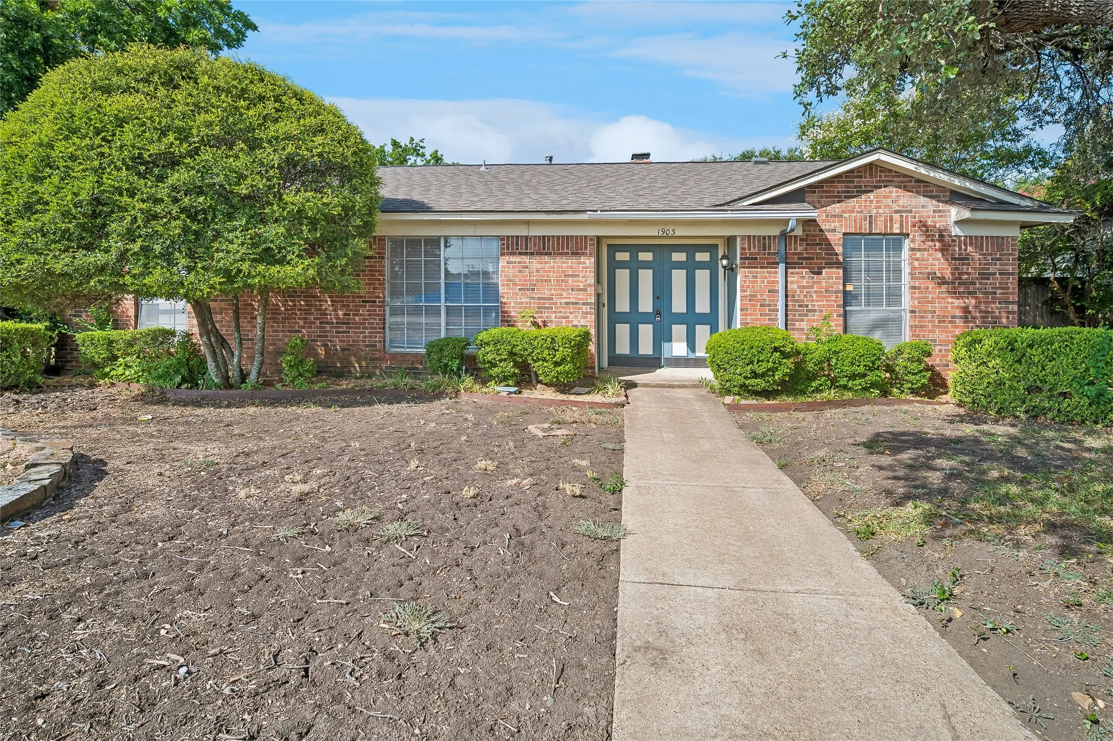 Single Family Residence For Rent in Dallas County , 1903 N Floyd Road, Richardson, Texas 75080, 4 Bedroom, 3 Bathroom, 2 Garage spaces, 1,867 Sqft, built in 1969, mls#21345900, Real Estate Agent in Richardson, Homes For Rent in Dallas county, Homes For Rent in Richardson, Realtor in Richardson Texas, Real Estate Brokerage Independent Realty Texas, Luminita Cordes Realtor