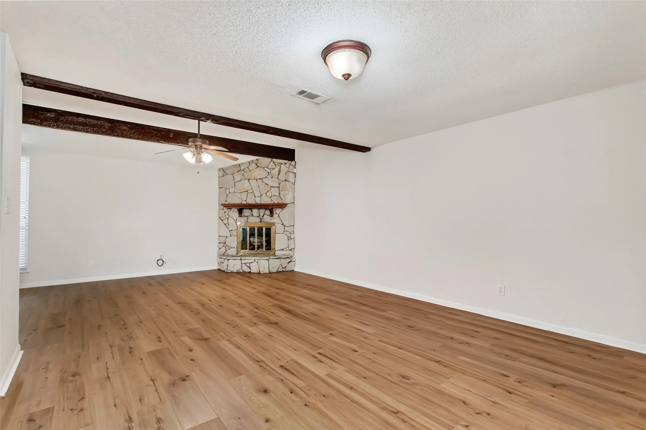 Open floor plan with combined livign and dining area.