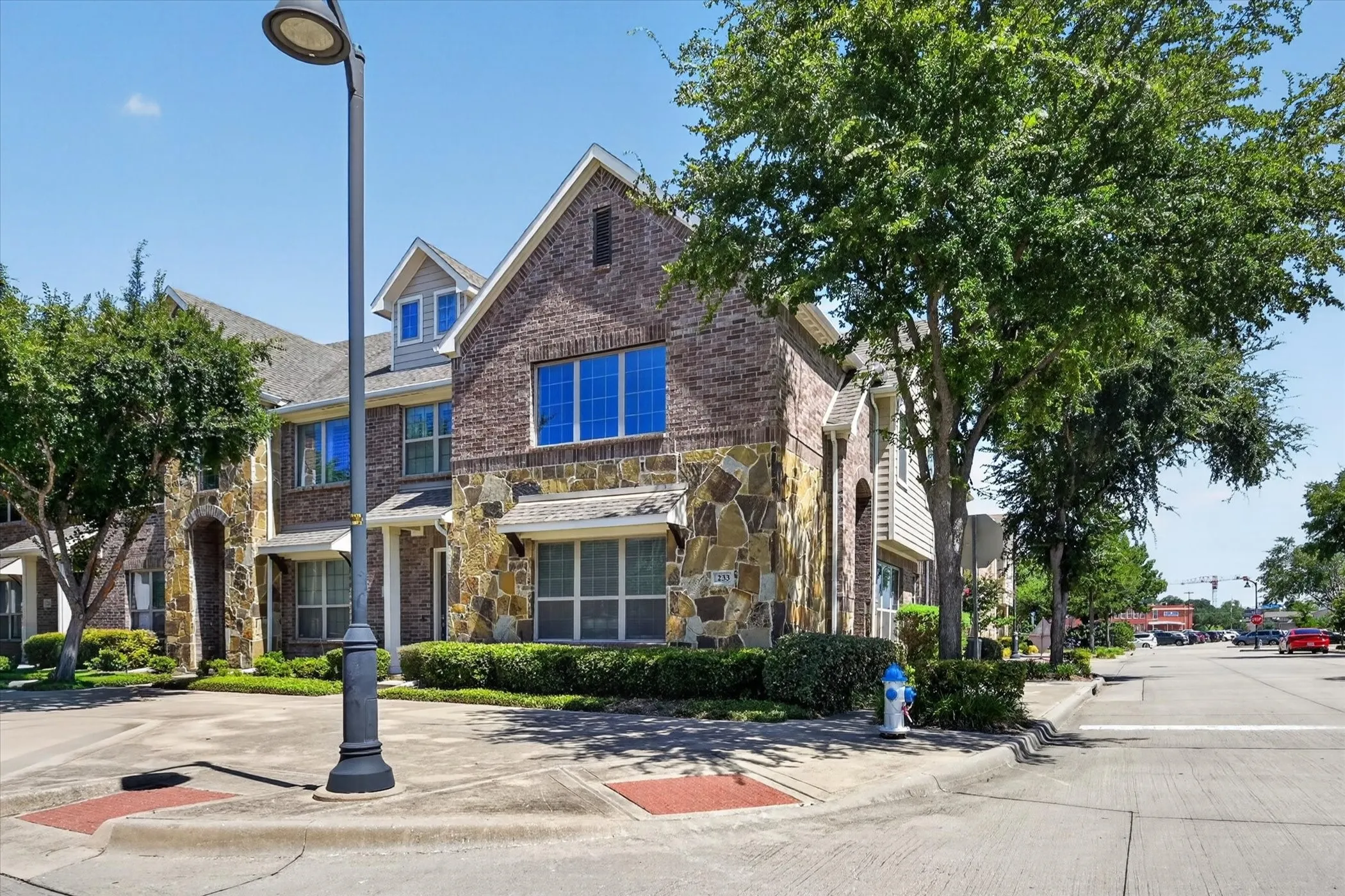 Townhouse For Sale in Dallas County , 233 Brick Row Drive, Richardson, Texas 75081, 3 Bedroom, 3 Bathroom, 2 Garage spaces, 1,669 Sqft, built in 2012, mls#21345235, Real Estate Agent in Richardson, Homes For Sale in Dallas county, Homes For Sale in Richardson, Realtor in Richardson Texas, Real Estate Brokerage Independent Realty Texas, Luminita Cordes Realtor