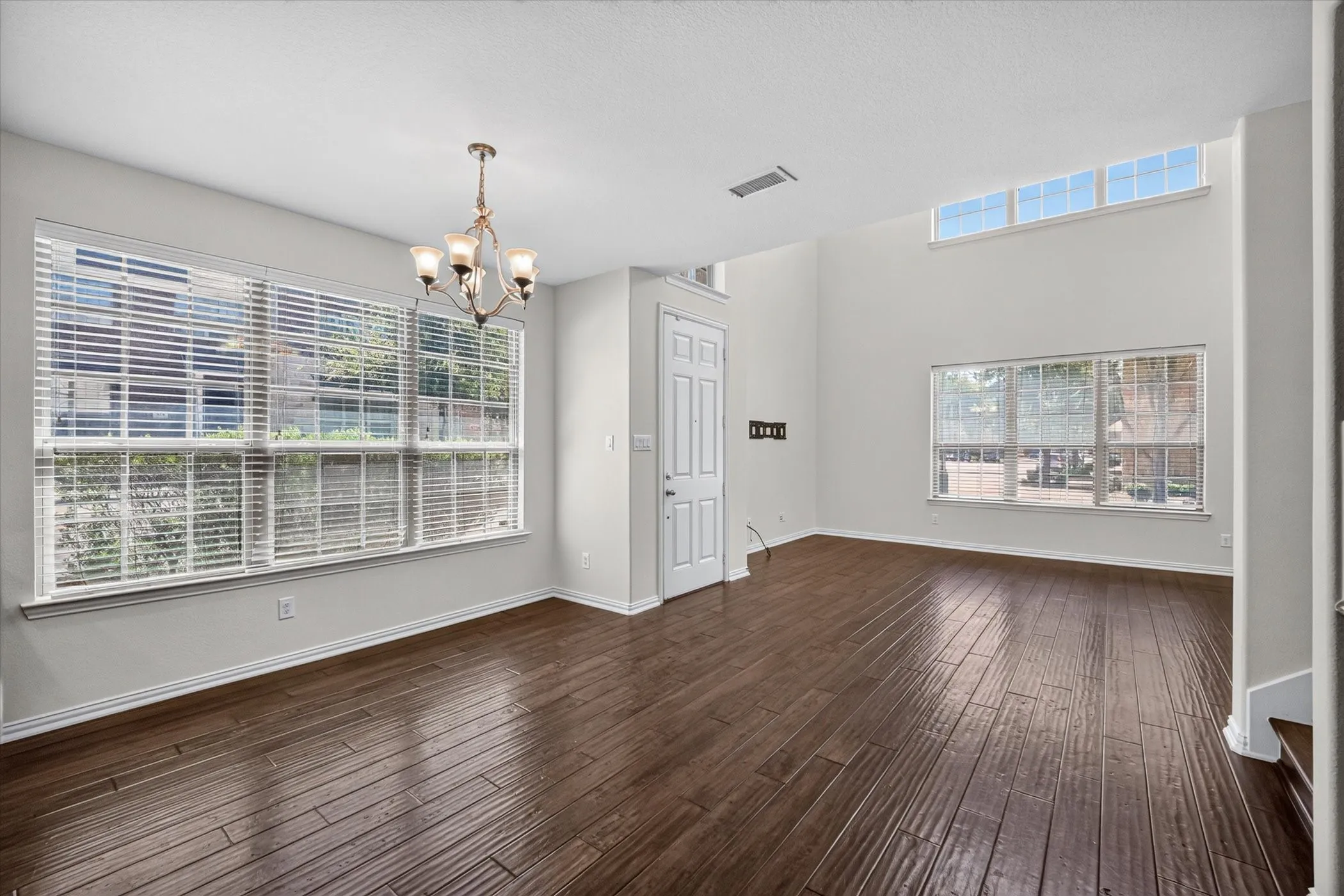 Townhouse For Sale in Dallas County , 233 Brick Row Drive, Richardson, Texas 75081, 3 Bedroom, 3 Bathroom, 2 Garage spaces, 1,669 Sqft, built in 2012, mls#21345235, Real Estate Agent in Richardson, Homes For Sale in Dallas county, Homes For Sale in Richardson, Realtor in Richardson Texas, Real Estate Brokerage Independent Realty Texas, Luminita Cordes Realtor