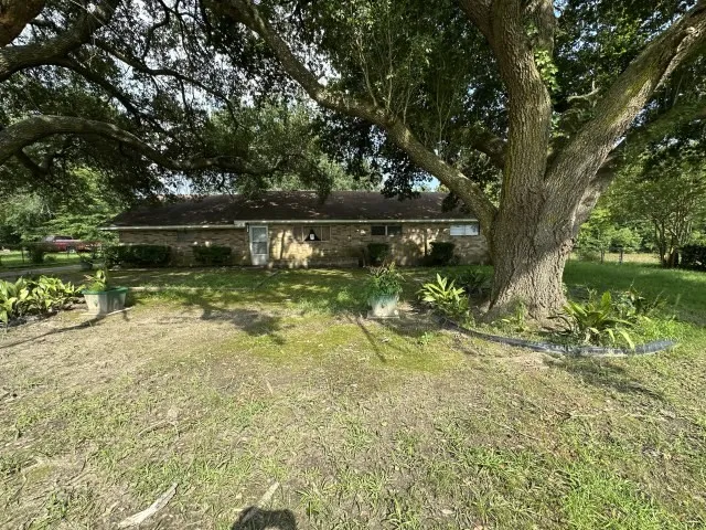 Single Family Residence For Sale in Nacogdoches County , 135 Community Road 503, Nacogdoches, Texas 75961, 3 Bedrooms, 2 Bathrooms, Garage spaces, 1,344 Sqft, built in 1944, Price $129,000, mls#21345962, Real Estate Agent in Nacogdoches, Homes For Sale in Nacogdoches county, Homes For Sale in Nacogdoches, Realtor in Nacogdoches Texas, Real Estate Brokerage Independent Realty Texas, Luminita Cordes Realtor