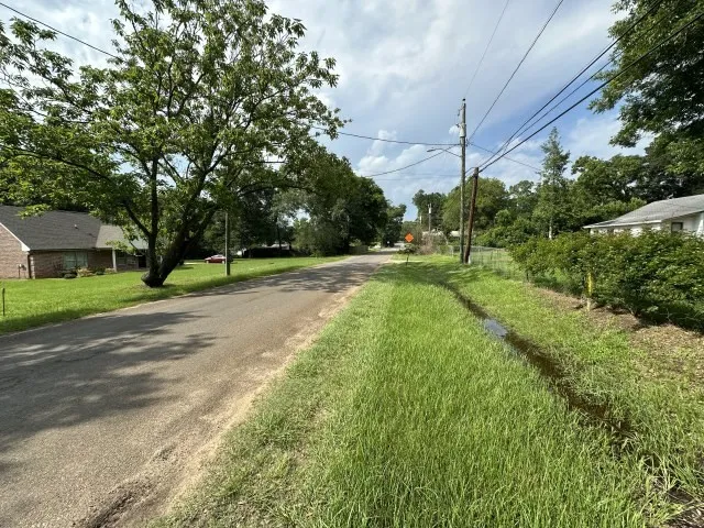 Single Family Residence For Sale in Nacogdoches County , 135 Community Road 503, Nacogdoches, Texas 75961, 3 Bedrooms, 2 Bathrooms, Garage spaces, 1,344 Sqft, built in 1944, Price $129,000, mls#21345962, Real Estate Agent in Nacogdoches, Homes For Sale in Nacogdoches county, Homes For Sale in Nacogdoches, Realtor in Nacogdoches Texas, Real Estate Brokerage Independent Realty Texas, Luminita Cordes Realtor