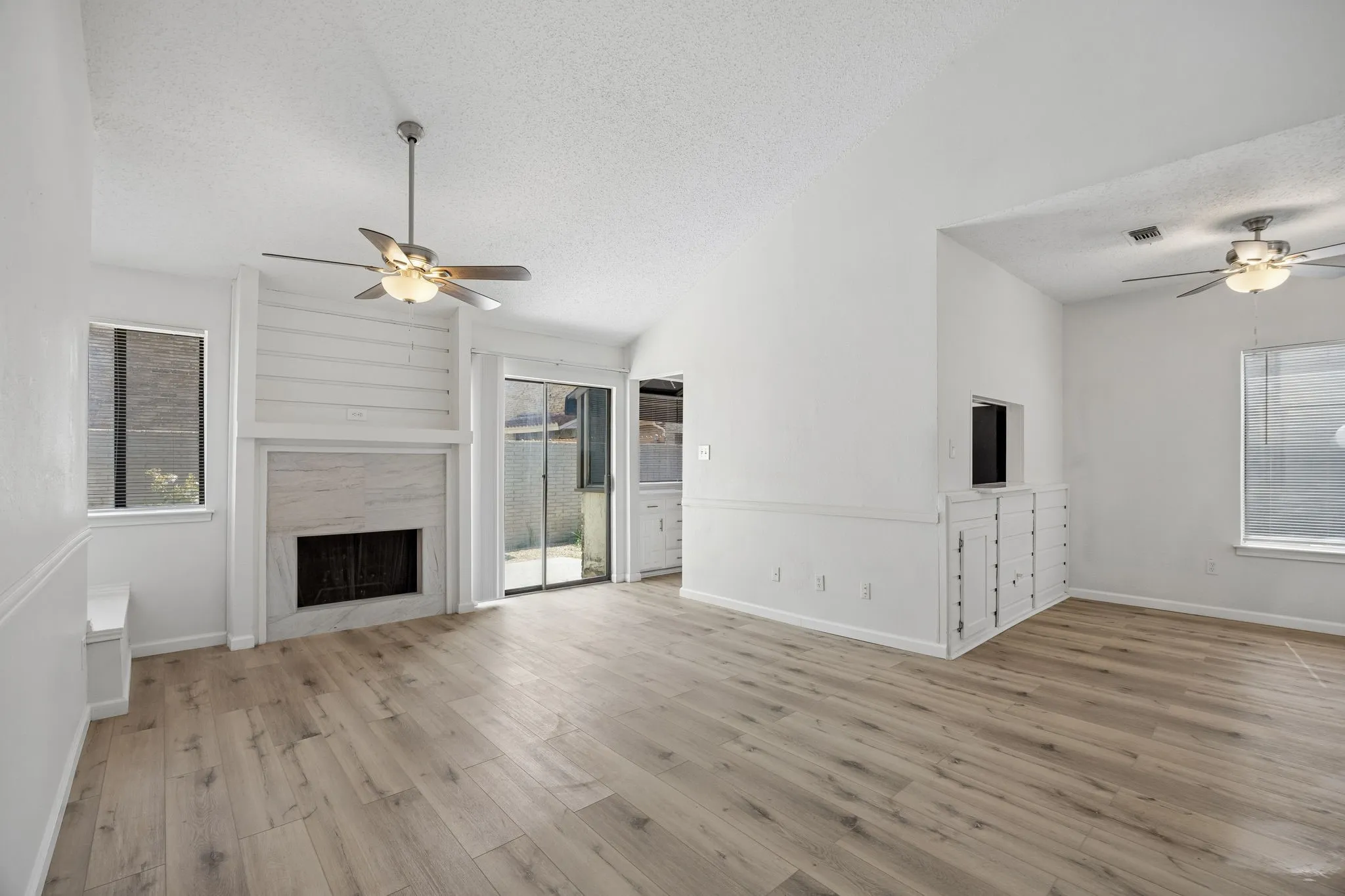 Condominium For Sale in Dallas County , 821 Dublin Drive 175, Richardson, Texas 75080, 2 Bedroom, 2 Bathroom, Garage spaces, 1,061 Sqft, built in 1981, mls#21342425, Real Estate Agent in Richardson, Homes For Sale in Dallas county, Homes For Sale in Richardson, Realtor in Richardson Texas, Real Estate Brokerage Independent Realty Texas, Luminita Cordes Realtor