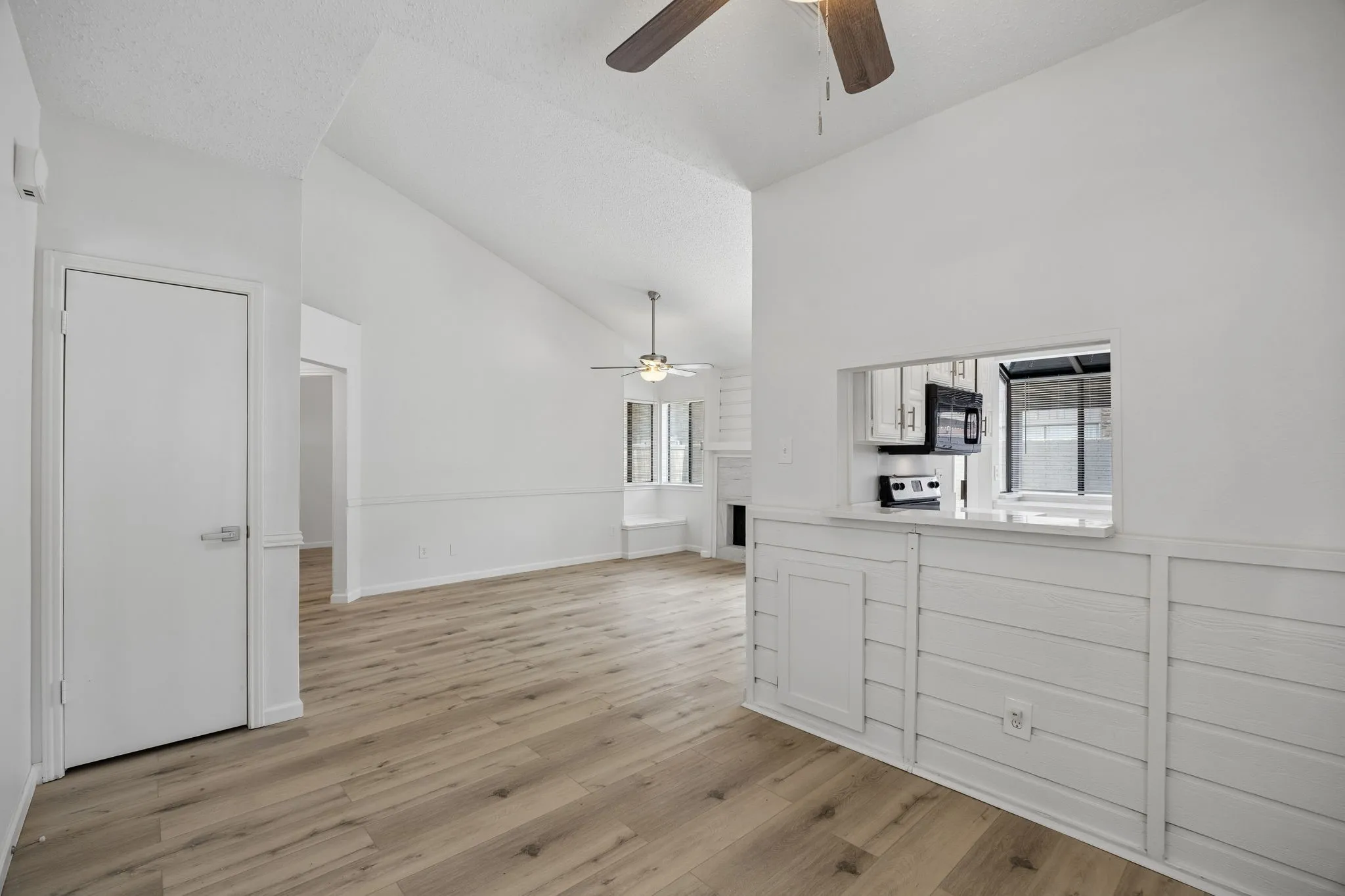 Condominium For Sale in Dallas County , 821 Dublin Drive 175, Richardson, Texas 75080, 2 Bedroom, 2 Bathroom, Garage spaces, 1,061 Sqft, built in 1981, mls#21342425, Real Estate Agent in Richardson, Homes For Sale in Dallas county, Homes For Sale in Richardson, Realtor in Richardson Texas, Real Estate Brokerage Independent Realty Texas, Luminita Cordes Realtor
