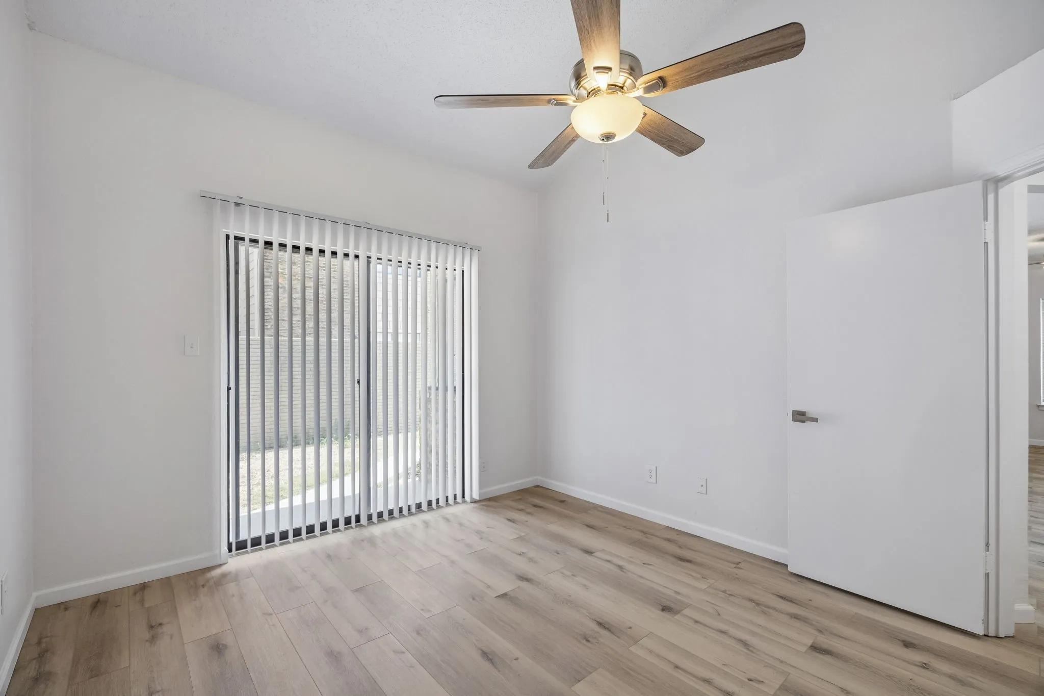 Condominium For Sale in Dallas County , 821 Dublin Drive 175, Richardson, Texas 75080, 2 Bedroom, 2 Bathroom, Garage spaces, 1,061 Sqft, built in 1981, mls#21342425, Real Estate Agent in Richardson, Homes For Sale in Dallas county, Homes For Sale in Richardson, Realtor in Richardson Texas, Real Estate Brokerage Independent Realty Texas, Luminita Cordes Realtor
