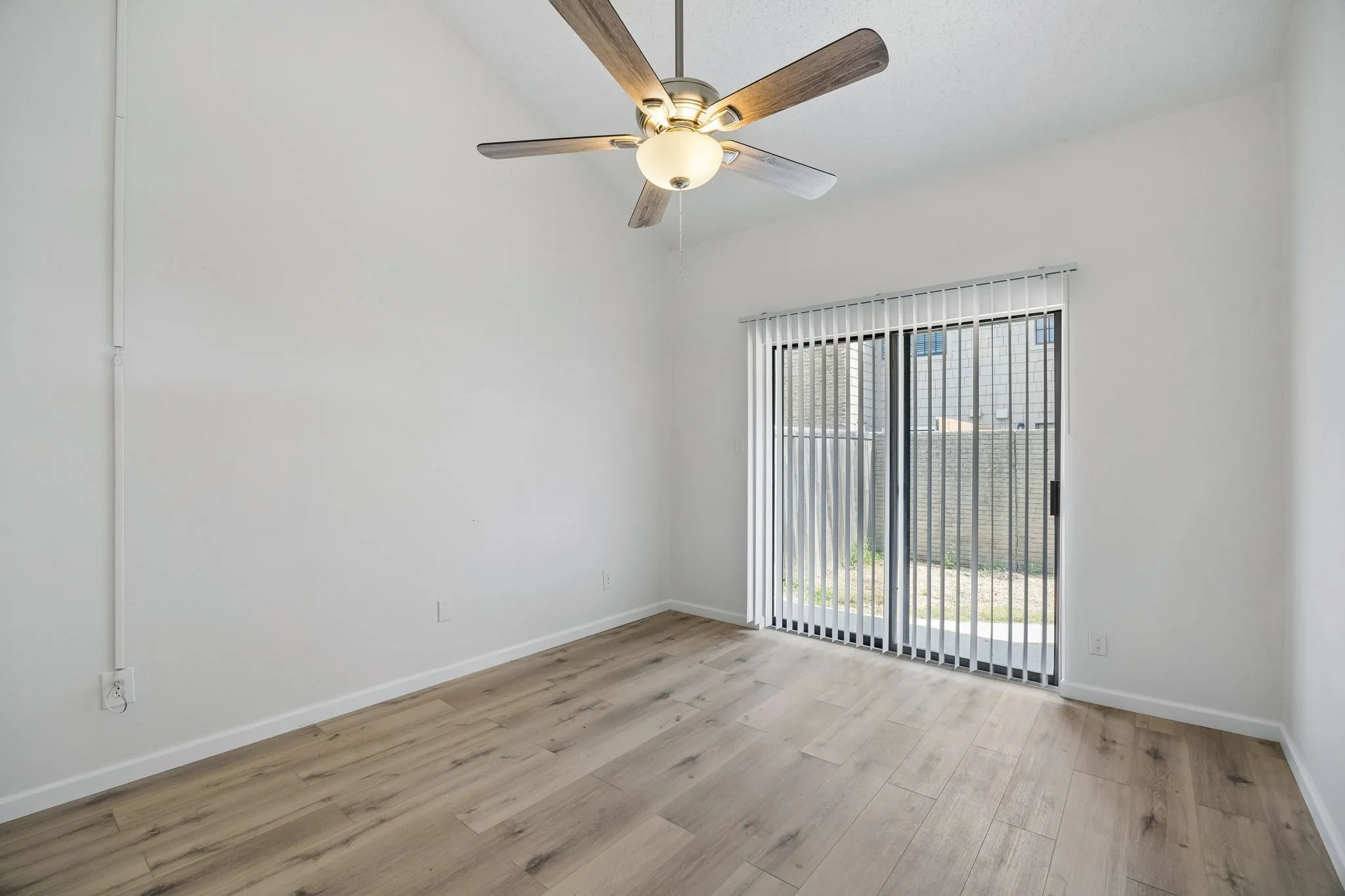 Condominium For Sale in Dallas County , 821 Dublin Drive 175, Richardson, Texas 75080, 2 Bedroom, 2 Bathroom, Garage spaces, 1,061 Sqft, built in 1981, mls#21342425, Real Estate Agent in Richardson, Homes For Sale in Dallas county, Homes For Sale in Richardson, Realtor in Richardson Texas, Real Estate Brokerage Independent Realty Texas, Luminita Cordes Realtor