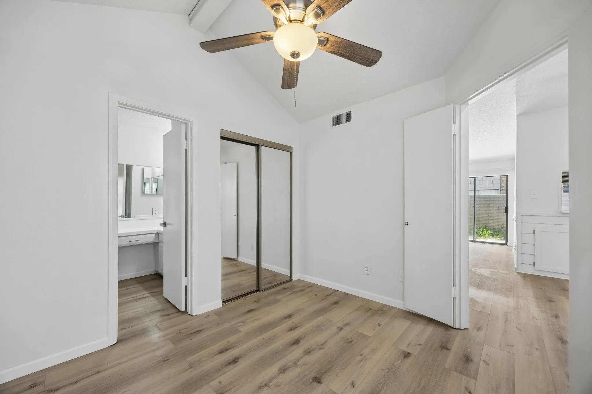 Condominium For Sale in Dallas County , 821 Dublin Drive 175, Richardson, Texas 75080, 2 Bedroom, 2 Bathroom, Garage spaces, 1,061 Sqft, built in 1981, mls#21342425, Real Estate Agent in Richardson, Homes For Sale in Dallas county, Homes For Sale in Richardson, Realtor in Richardson Texas, Real Estate Brokerage Independent Realty Texas, Luminita Cordes Realtor