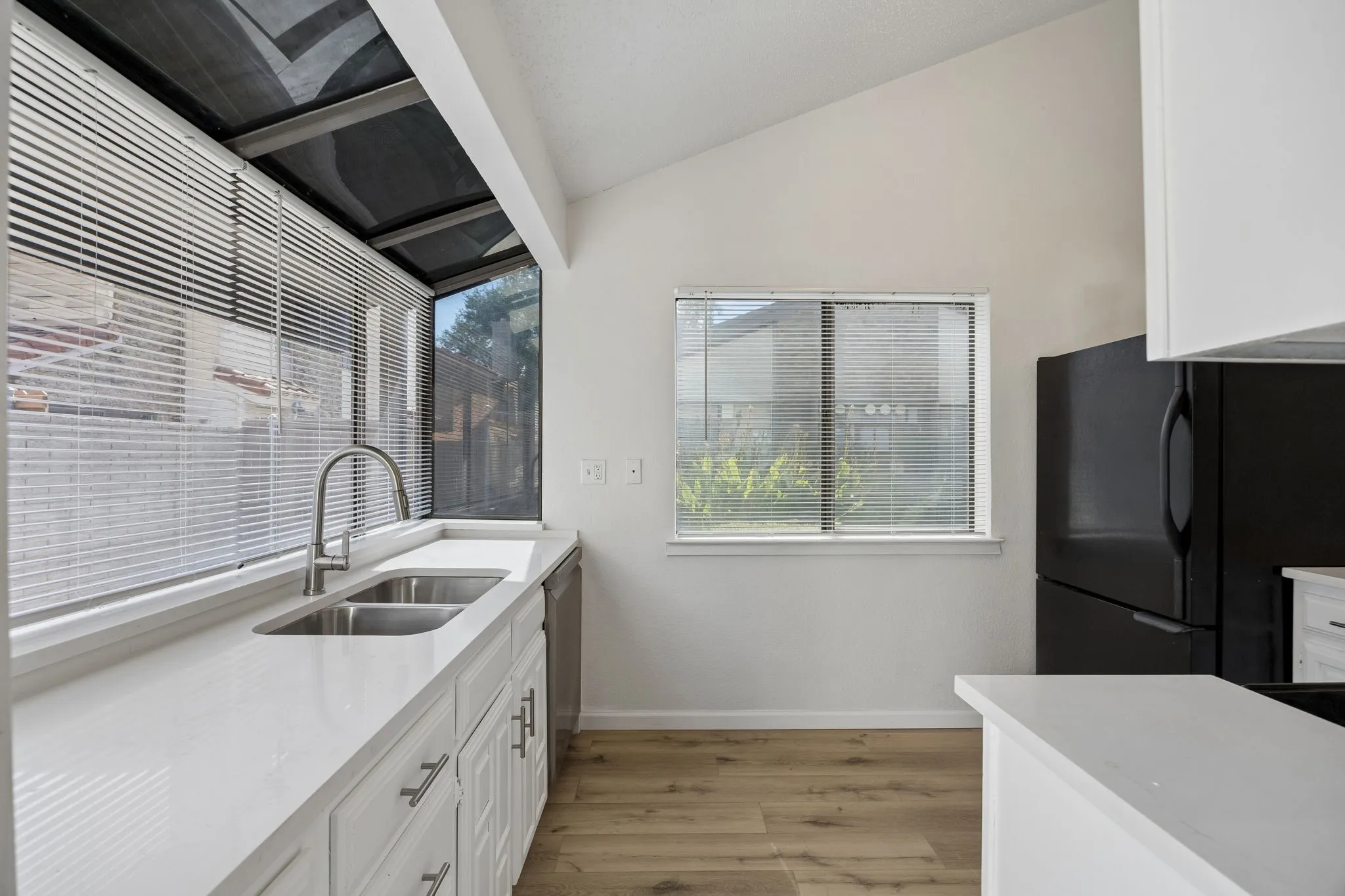 Condominium For Sale in Dallas County , 821 Dublin Drive 175, Richardson, Texas 75080, 2 Bedroom, 2 Bathroom, Garage spaces, 1,061 Sqft, built in 1981, mls#21342425, Real Estate Agent in Richardson, Homes For Sale in Dallas county, Homes For Sale in Richardson, Realtor in Richardson Texas, Real Estate Brokerage Independent Realty Texas, Luminita Cordes Realtor