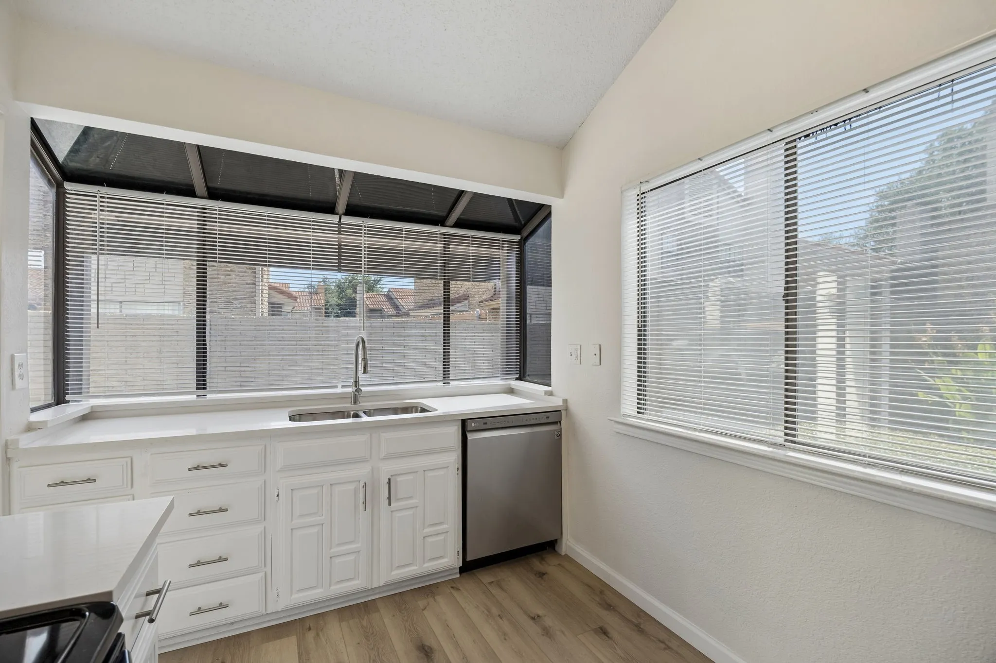 Condominium For Sale in Dallas County , 821 Dublin Drive 175, Richardson, Texas 75080, 2 Bedroom, 2 Bathroom, Garage spaces, 1,061 Sqft, built in 1981, mls#21342425, Real Estate Agent in Richardson, Homes For Sale in Dallas county, Homes For Sale in Richardson, Realtor in Richardson Texas, Real Estate Brokerage Independent Realty Texas, Luminita Cordes Realtor