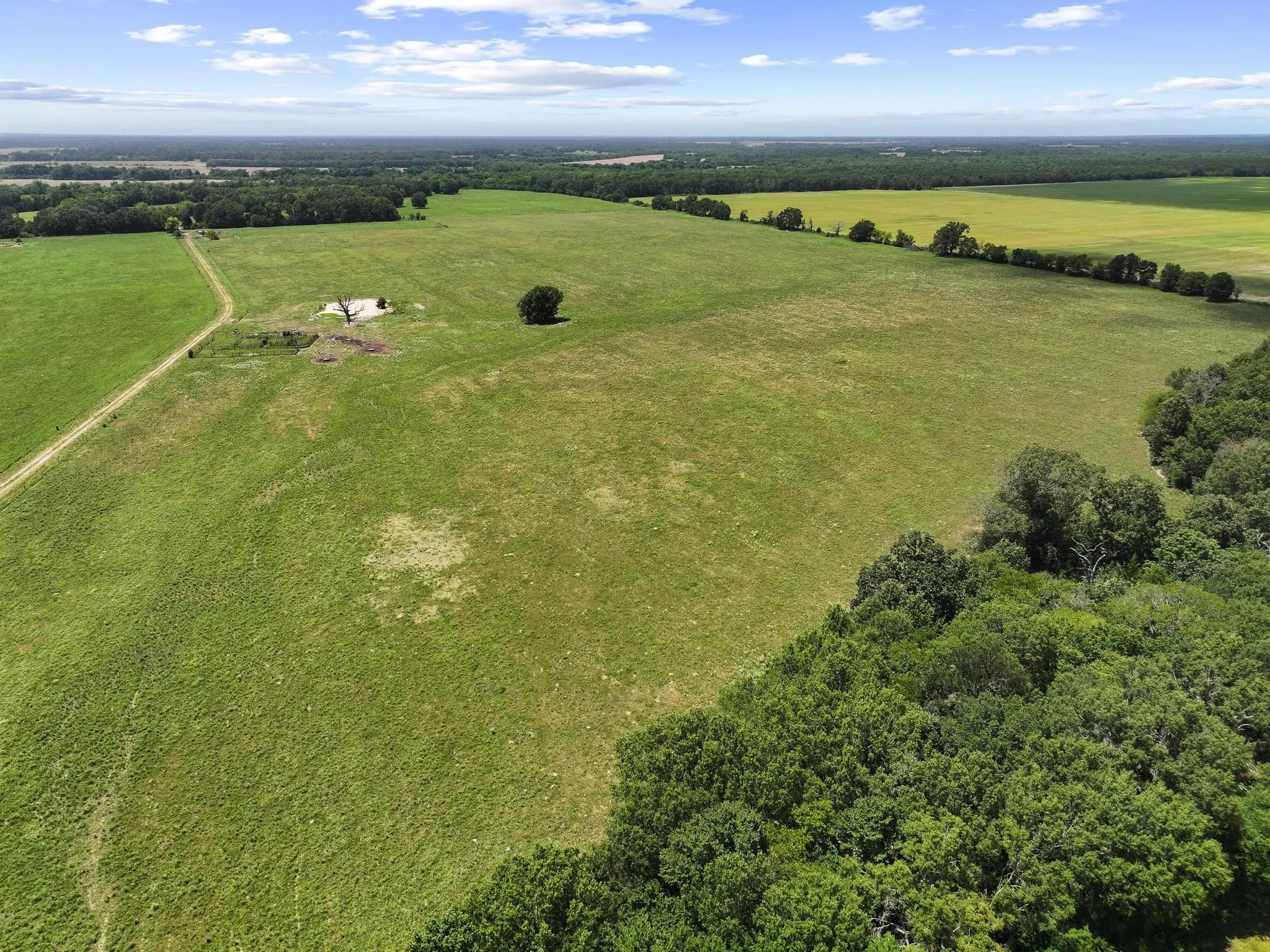 Farm For Sale in Red River (TX) County , 7091 FARM MARKET 412, Clarksville, Texas 75426, 2 Bedroom, 2 Bathroom, Garage spaces, 1,360 Sqft, built in 2023, mls#21345601, Real Estate Agent in Clarksville, Homes For Sale in Red River (TX) county, Homes For Sale in Clarksville, Realtor in Clarksville Texas, Real Estate Brokerage Independent Realty Texas, Luminita Cordes Realtor