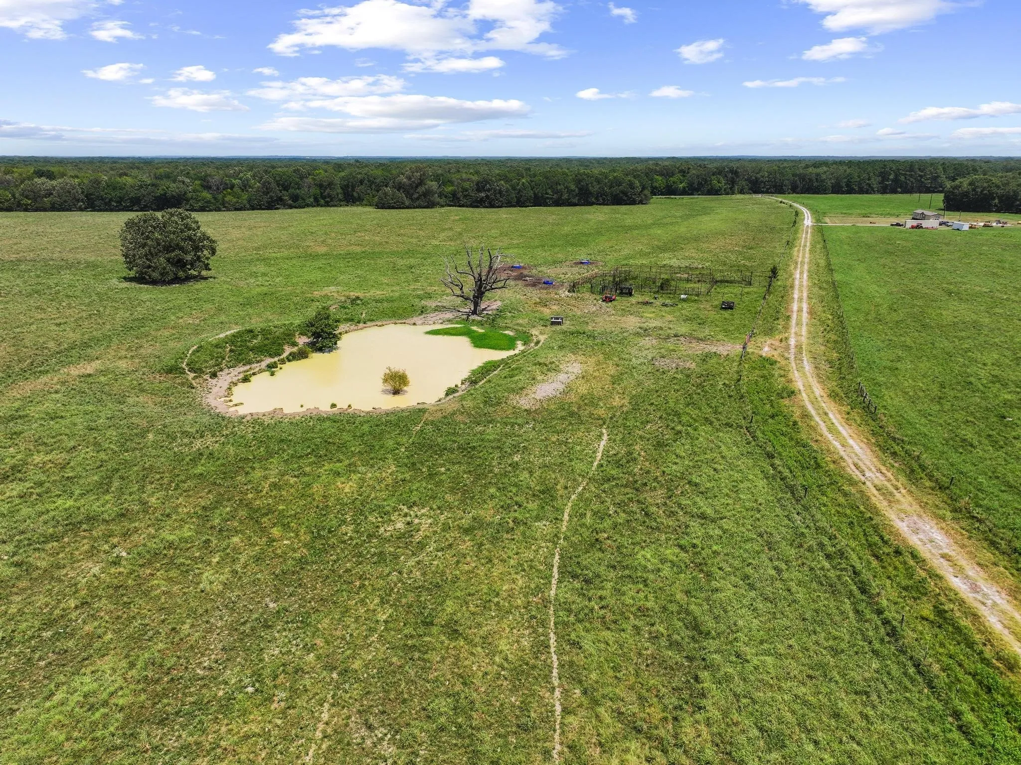Farm For Sale in Red River (TX) County , 7091 FARM MARKET 412, Clarksville, Texas 75426, 2 Bedroom, 2 Bathroom, Garage spaces, 1,360 Sqft, built in 2023, mls#21345601, Real Estate Agent in Clarksville, Homes For Sale in Red River (TX) county, Homes For Sale in Clarksville, Realtor in Clarksville Texas, Real Estate Brokerage Independent Realty Texas, Luminita Cordes Realtor