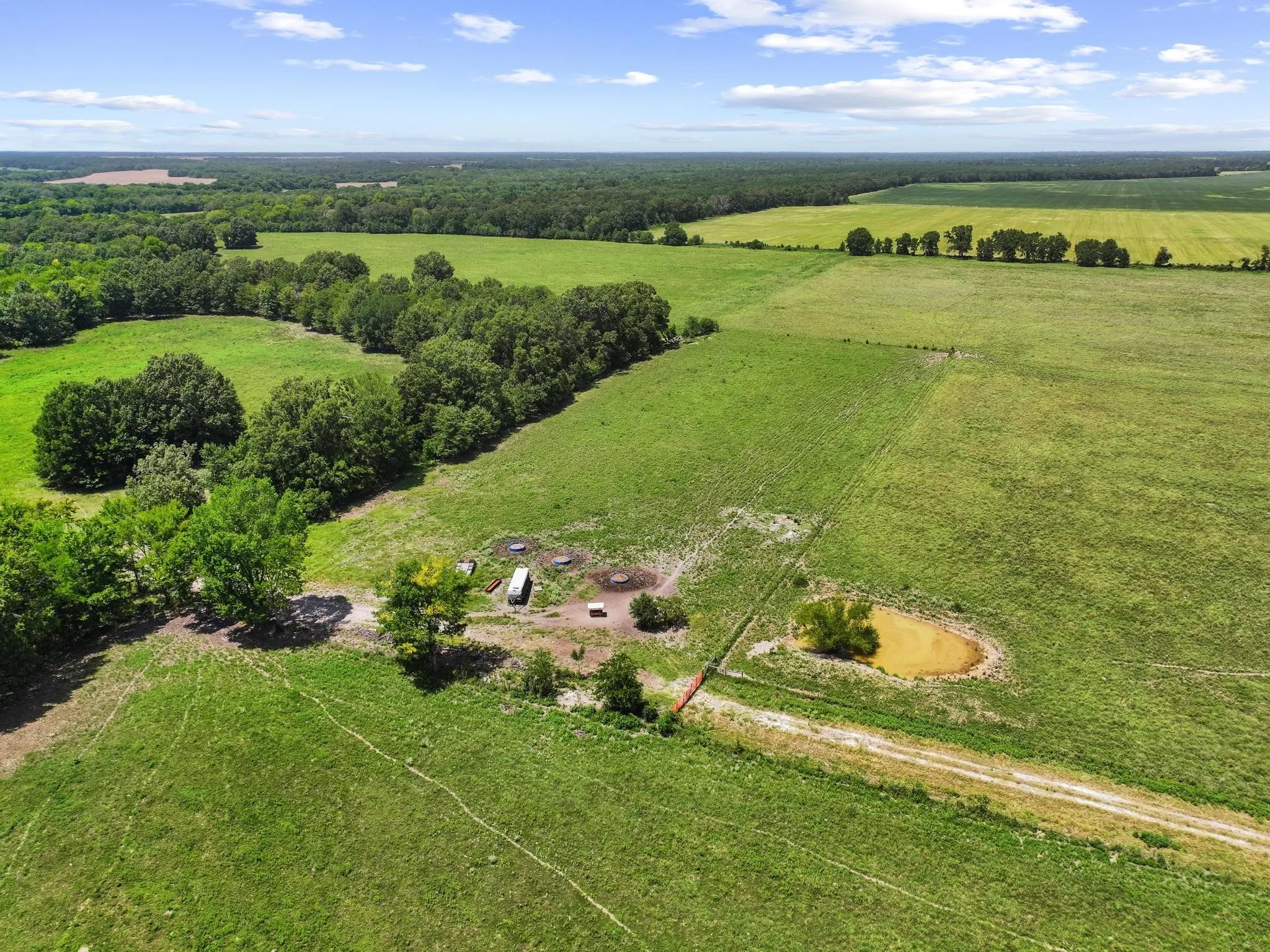 Farm For Sale in Red River (TX) County , 7091 FARM MARKET 412, Clarksville, Texas 75426, 2 Bedroom, 2 Bathroom, Garage spaces, 1,360 Sqft, built in 2023, mls#21345601, Real Estate Agent in Clarksville, Homes For Sale in Red River (TX) county, Homes For Sale in Clarksville, Realtor in Clarksville Texas, Real Estate Brokerage Independent Realty Texas, Luminita Cordes Realtor