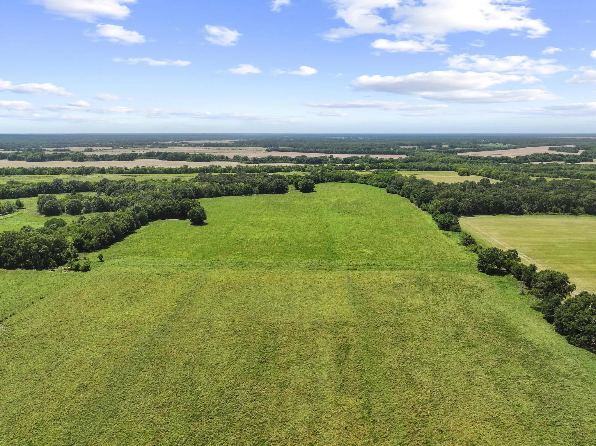 Farm For Sale in Red River (TX) County , 7091 FARM MARKET 412, Clarksville, Texas 75426, 2 Bedroom, 2 Bathroom, Garage spaces, 1,360 Sqft, built in 2023, mls#21345601, Real Estate Agent in Clarksville, Homes For Sale in Red River (TX) county, Homes For Sale in Clarksville, Realtor in Clarksville Texas, Real Estate Brokerage Independent Realty Texas, Luminita Cordes Realtor
