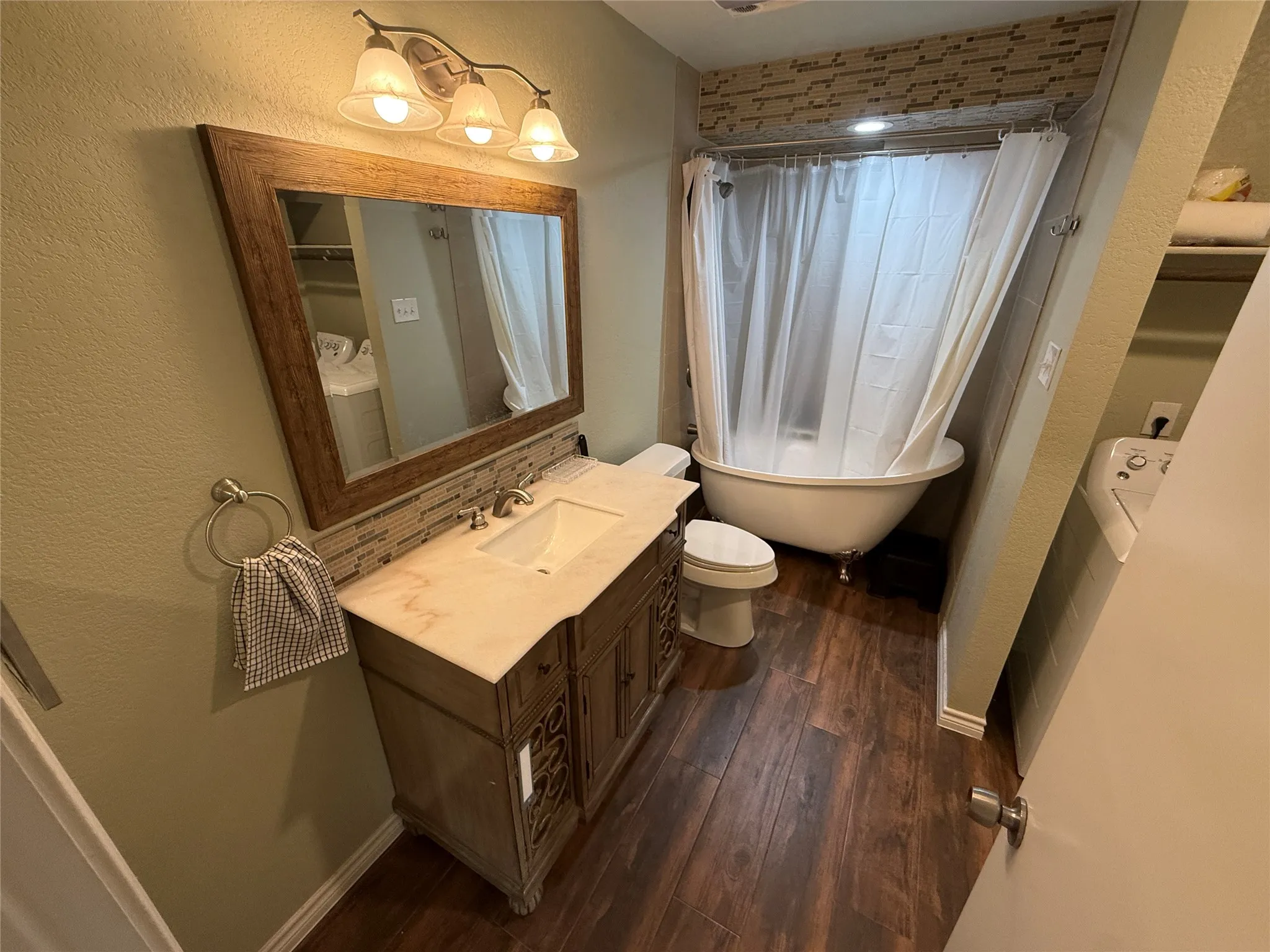 Townhouse For Rent in Collin County , 18040 Midway Road 241, Dallas, Texas 75287, 2 Bedroom, 2 Bathroom, 1 Garage spaces, 1,442 Sqft, built in 1984, mls#21345771, Real Estate Agent in Dallas, Homes For Rent in Collin county, Homes For Rent in Dallas, Realtor in Dallas Texas, Real Estate Brokerage Independent Realty Texas, Luminita Cordes Realtor